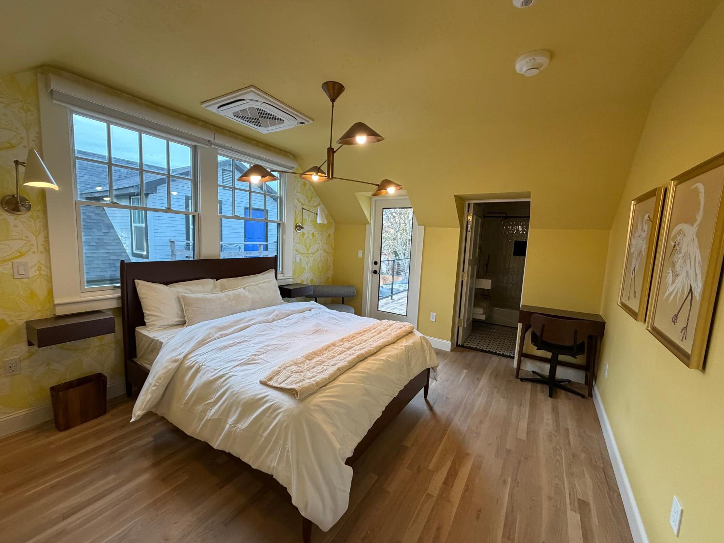 Double Room with Balcony (2 Adults + 1 Child)