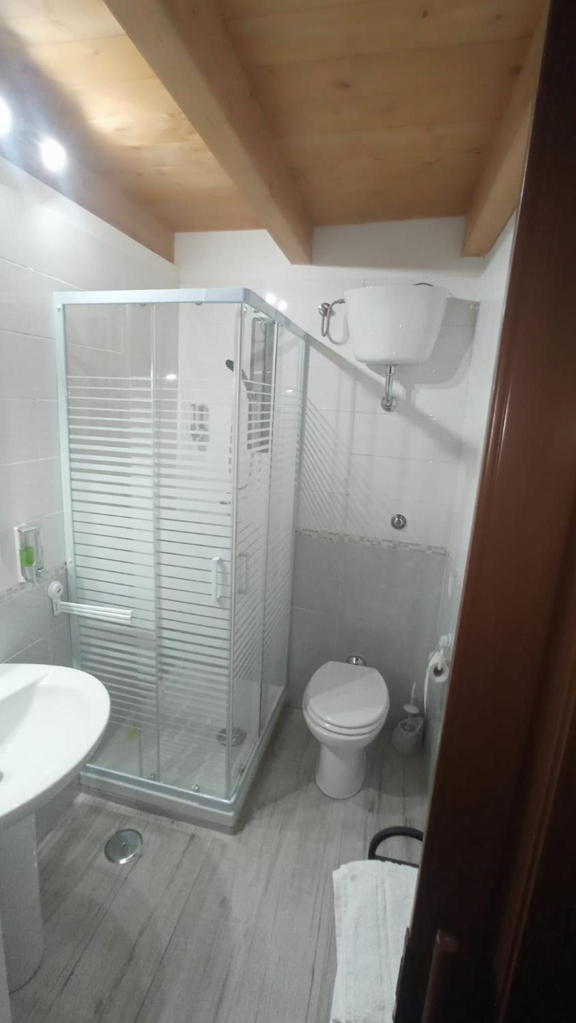 Large Double Room photo 2
