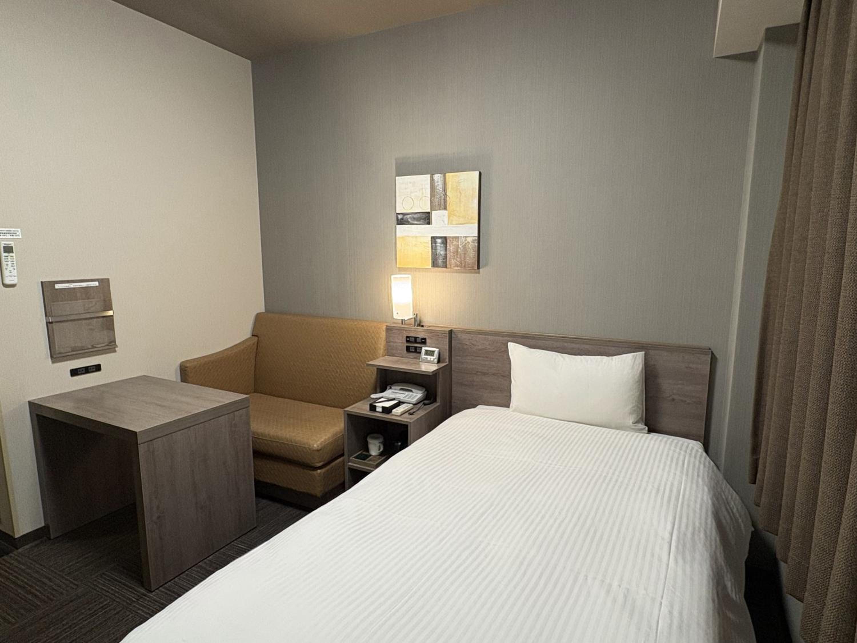 Comfort Single Room - Smoking - Heated Tobacco Only