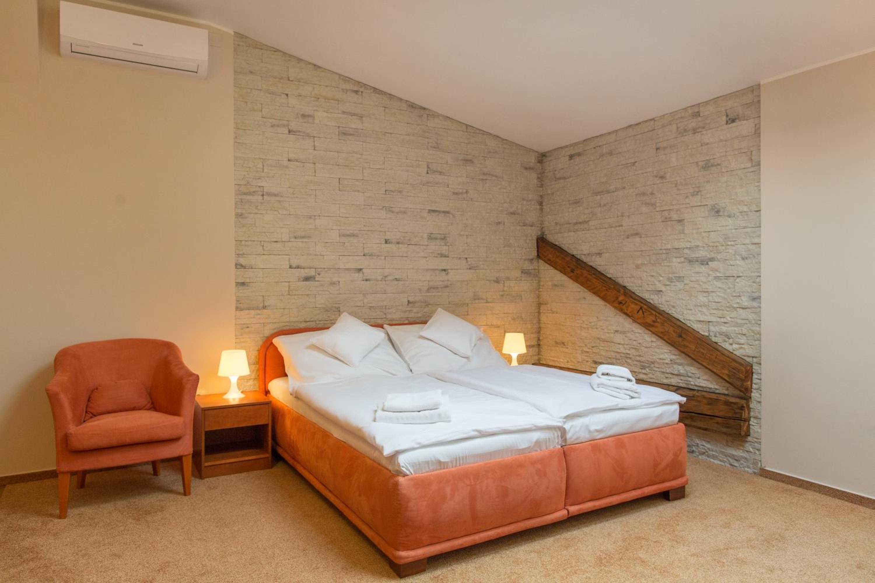 Comfort Family Room photo 1