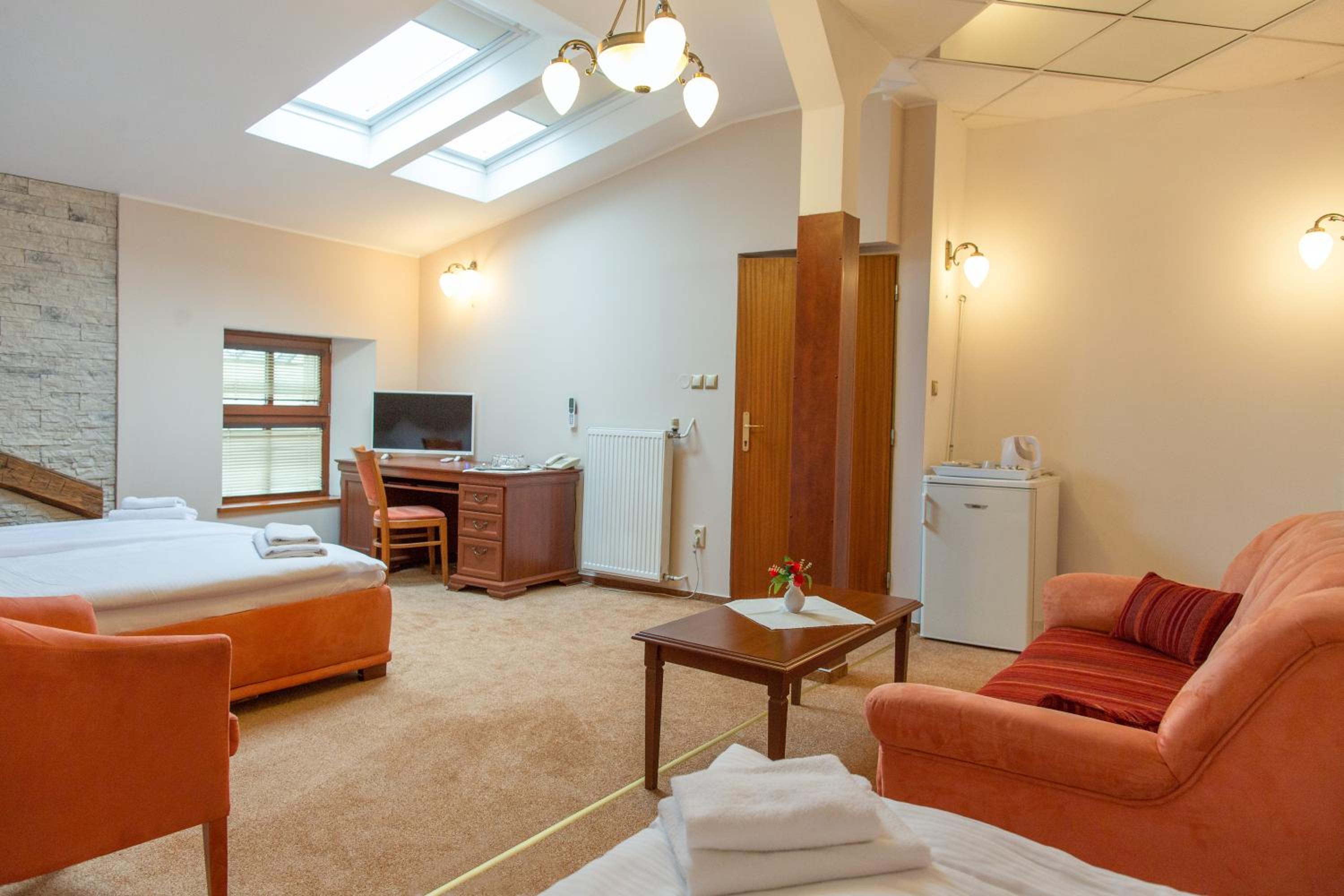 Comfort Family Room photo 2
