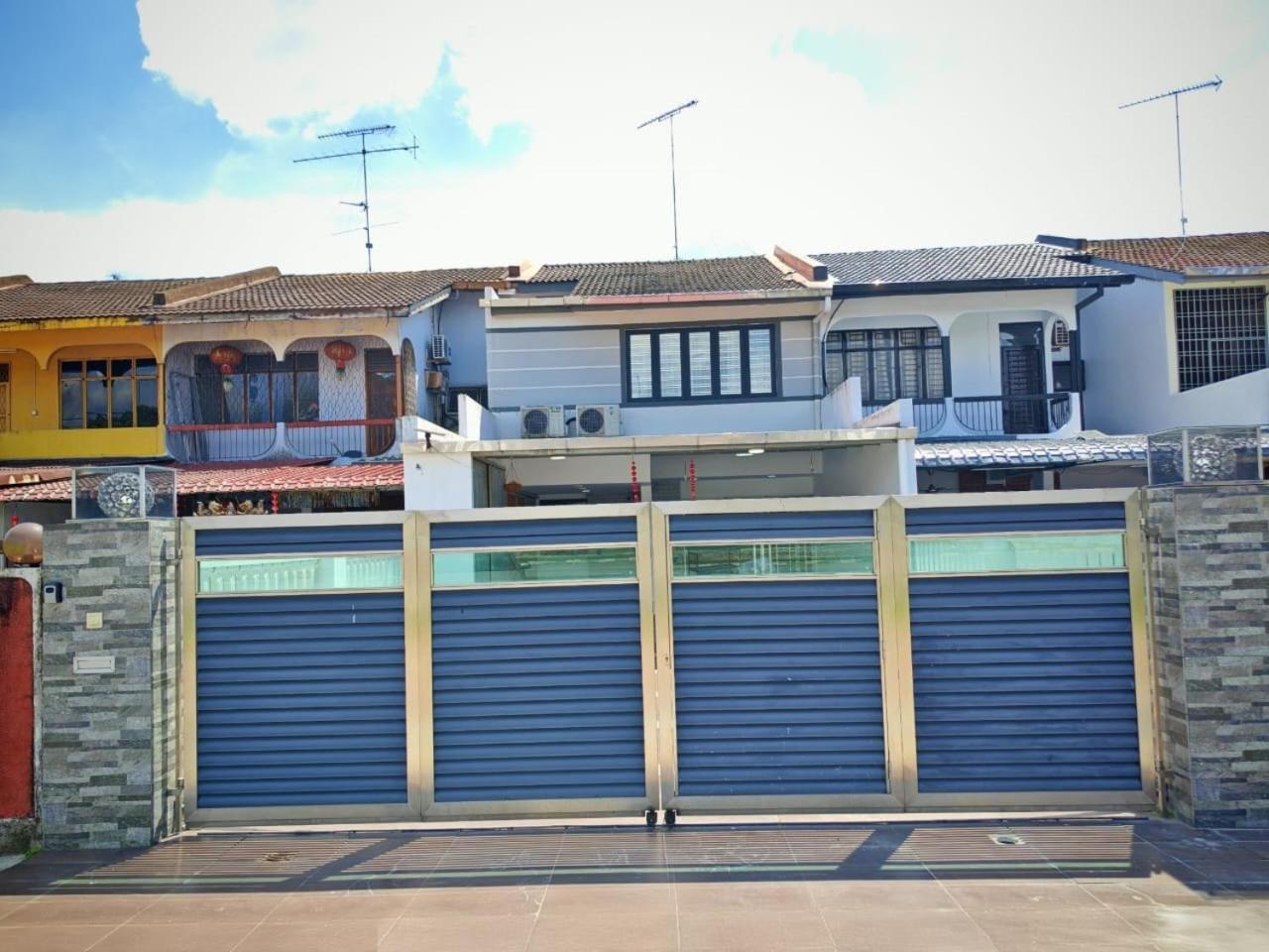 Villa photo 1