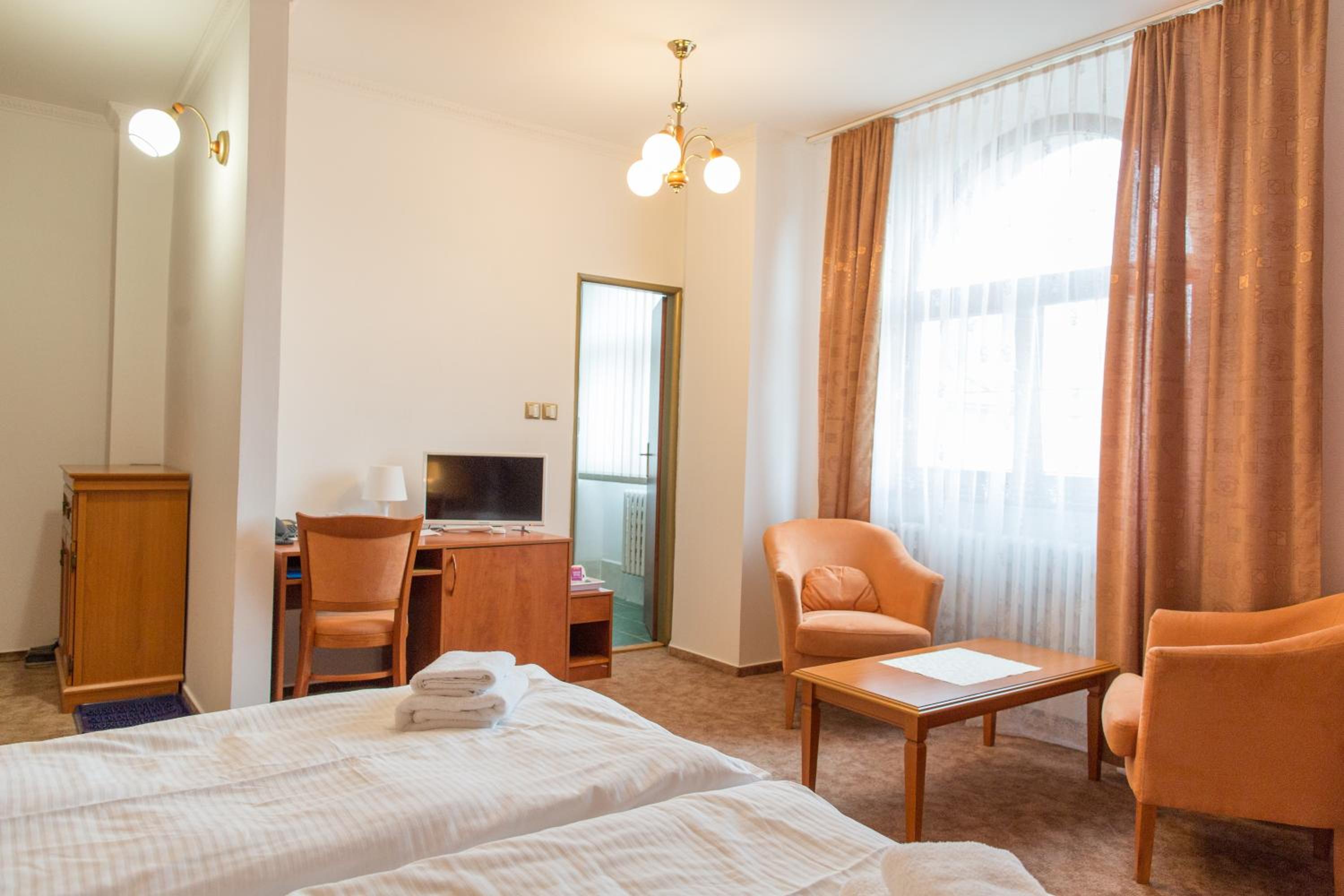 Standard Double or Twin Room photo 3
