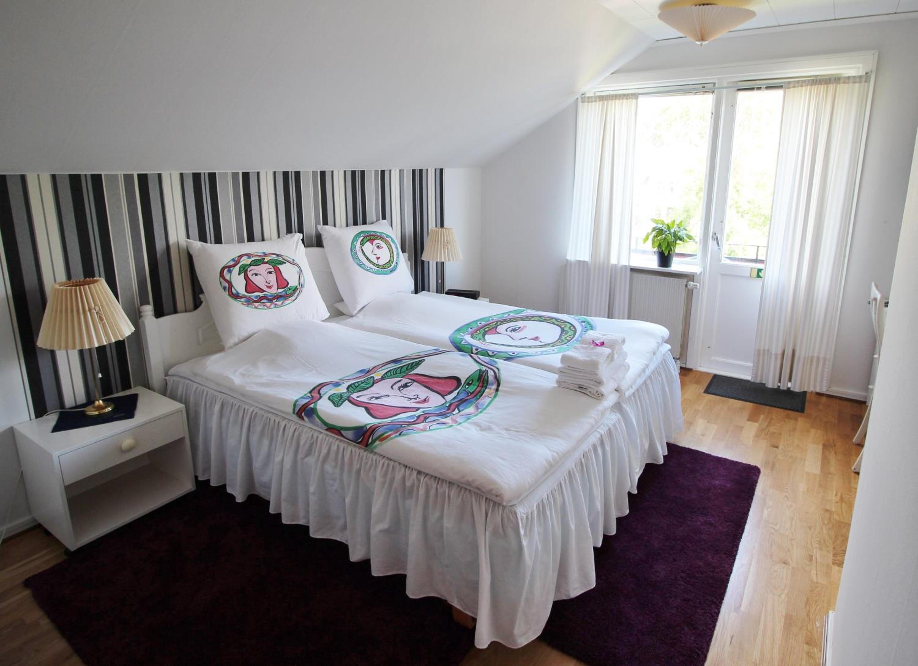 Single Room photo 2