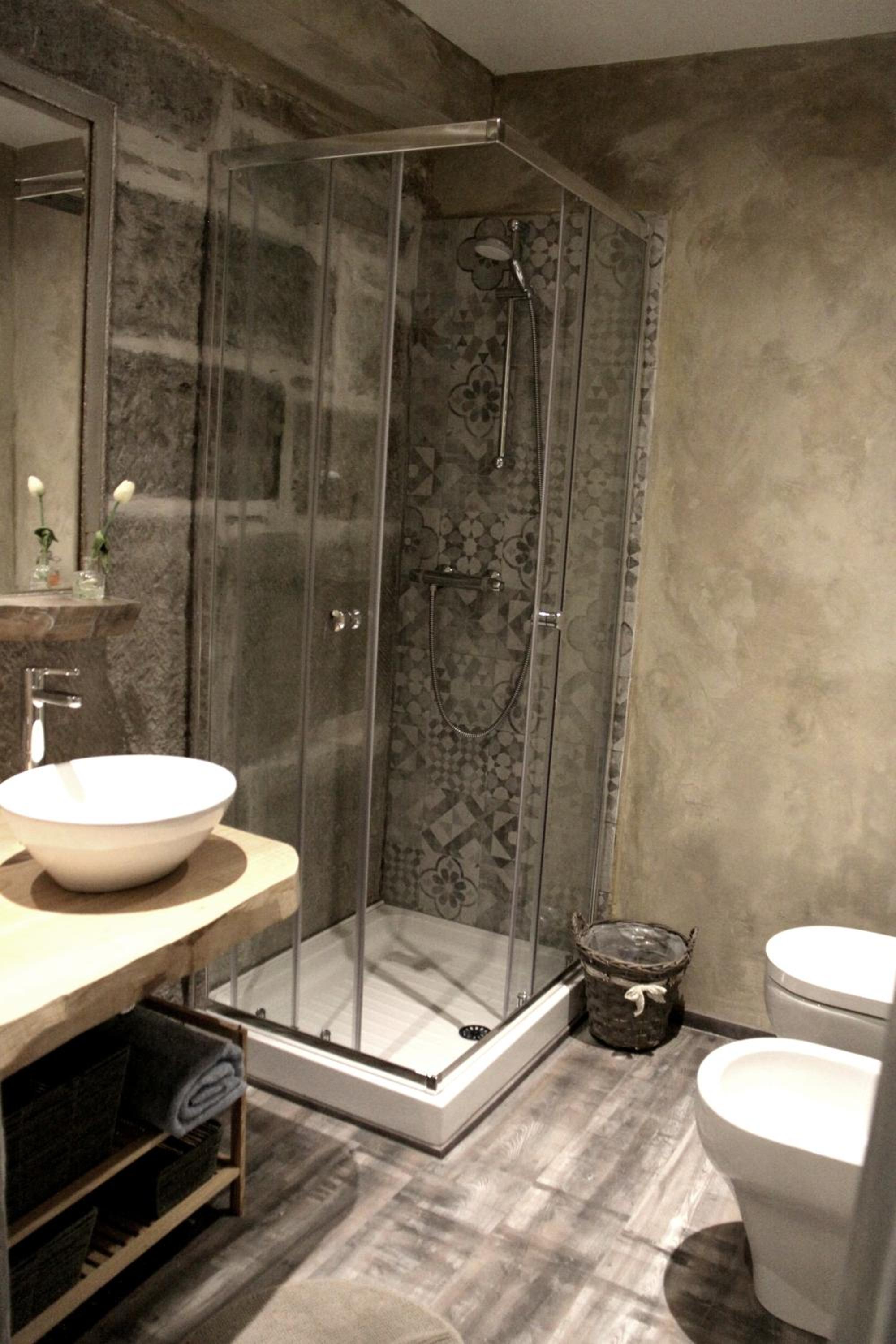 Quadruple Room with Private Bathroom - Photo 16