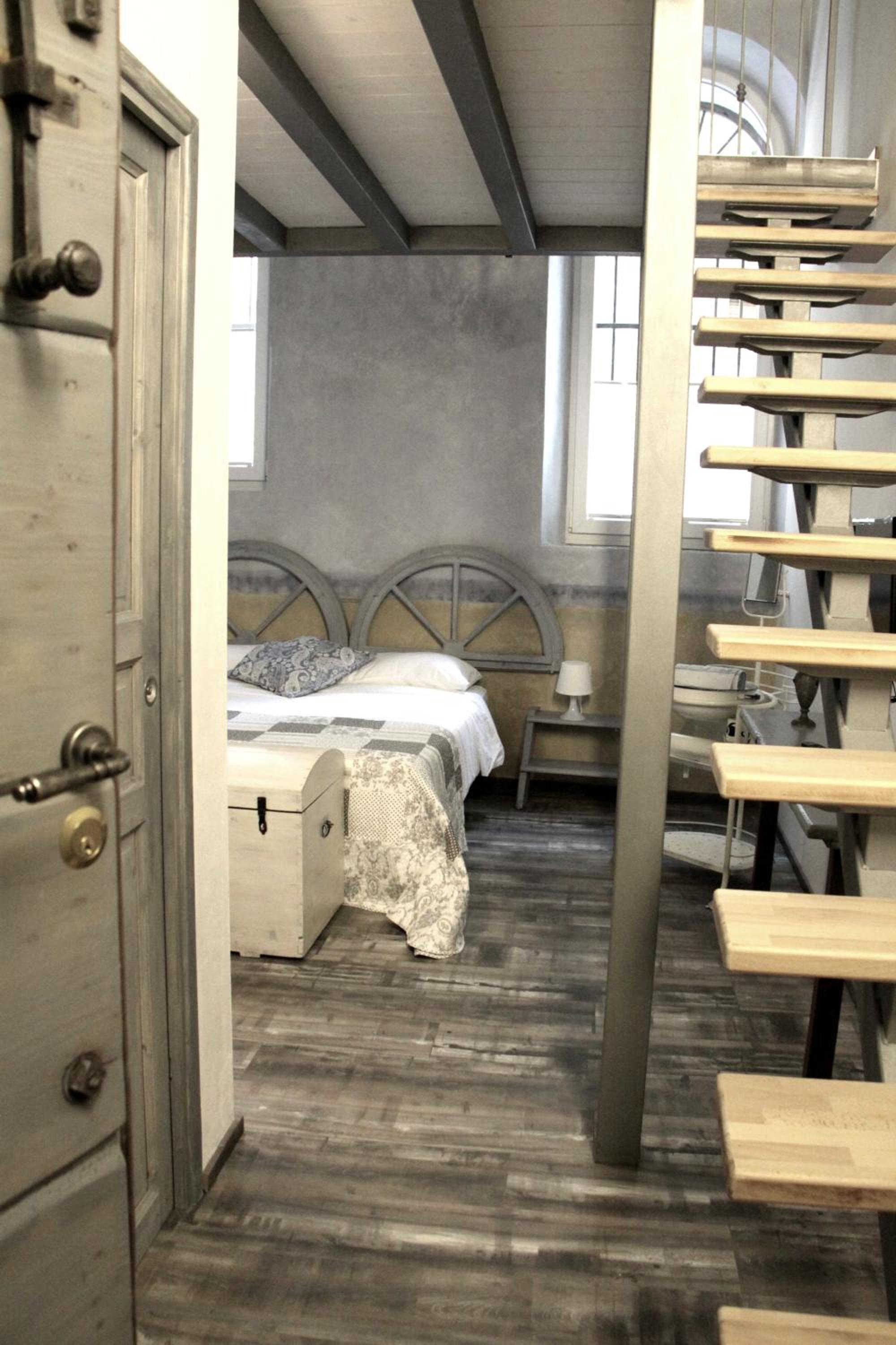 Quadruple Room with Private Bathroom - Photo 13