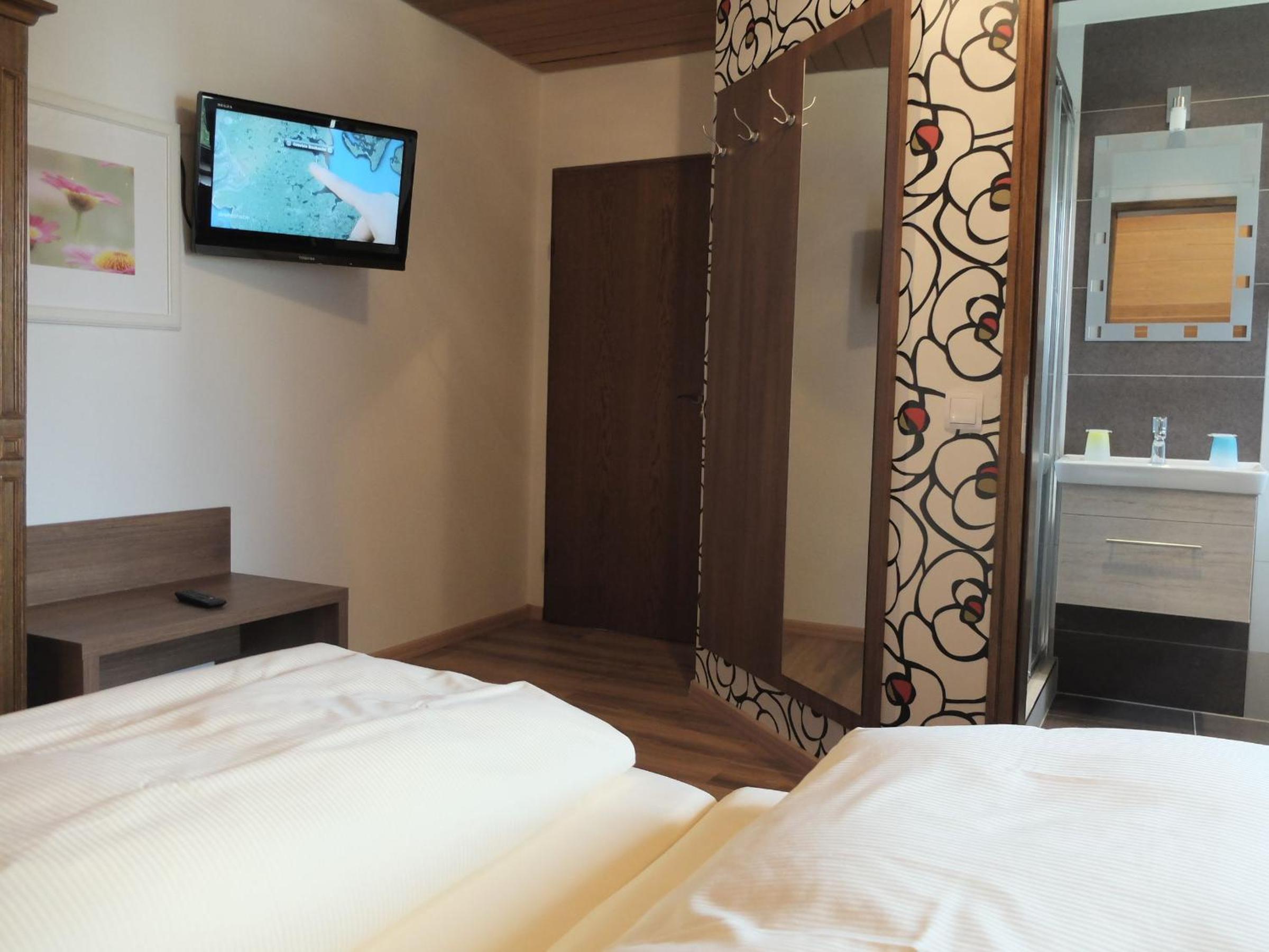 Double Room - Photo 10