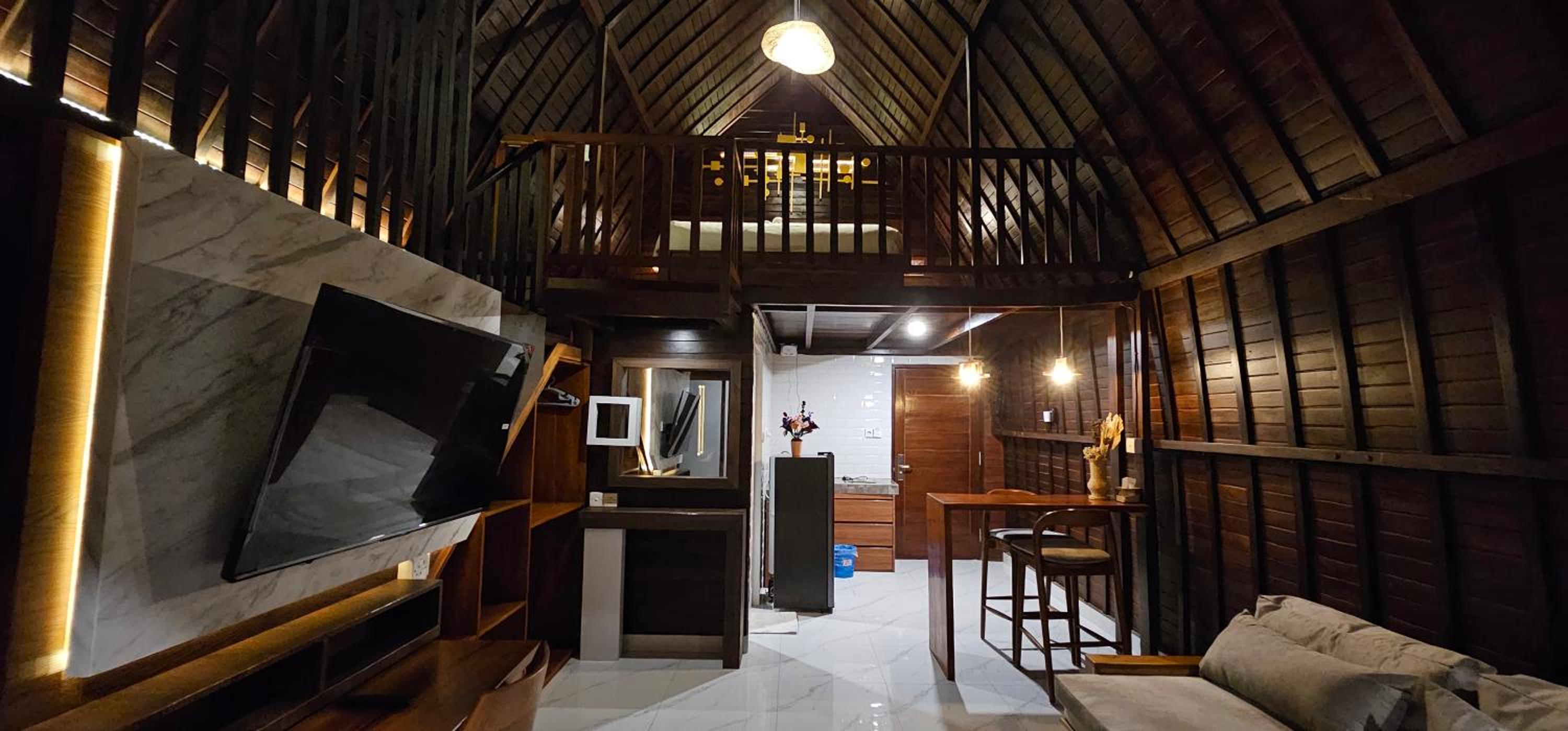 Deluxe King Suite