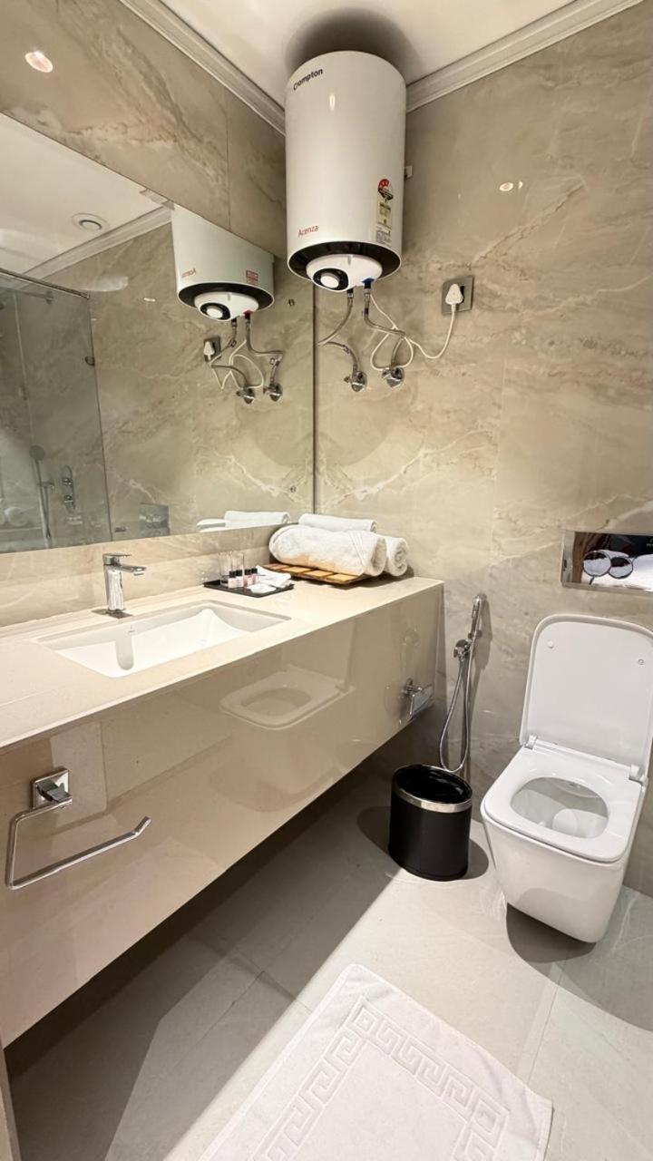 King Room with Balcony photo 2