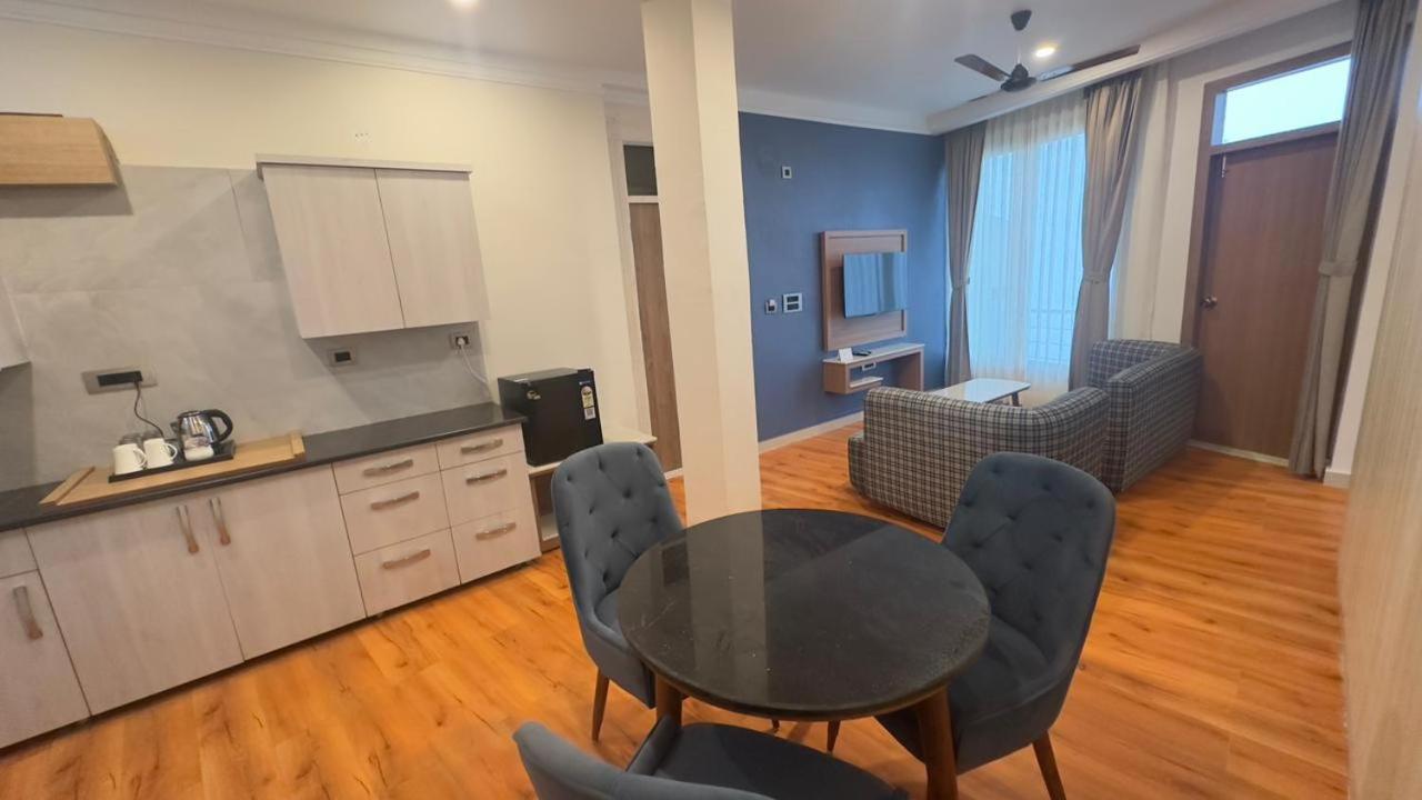 Studio Apartment photo 1