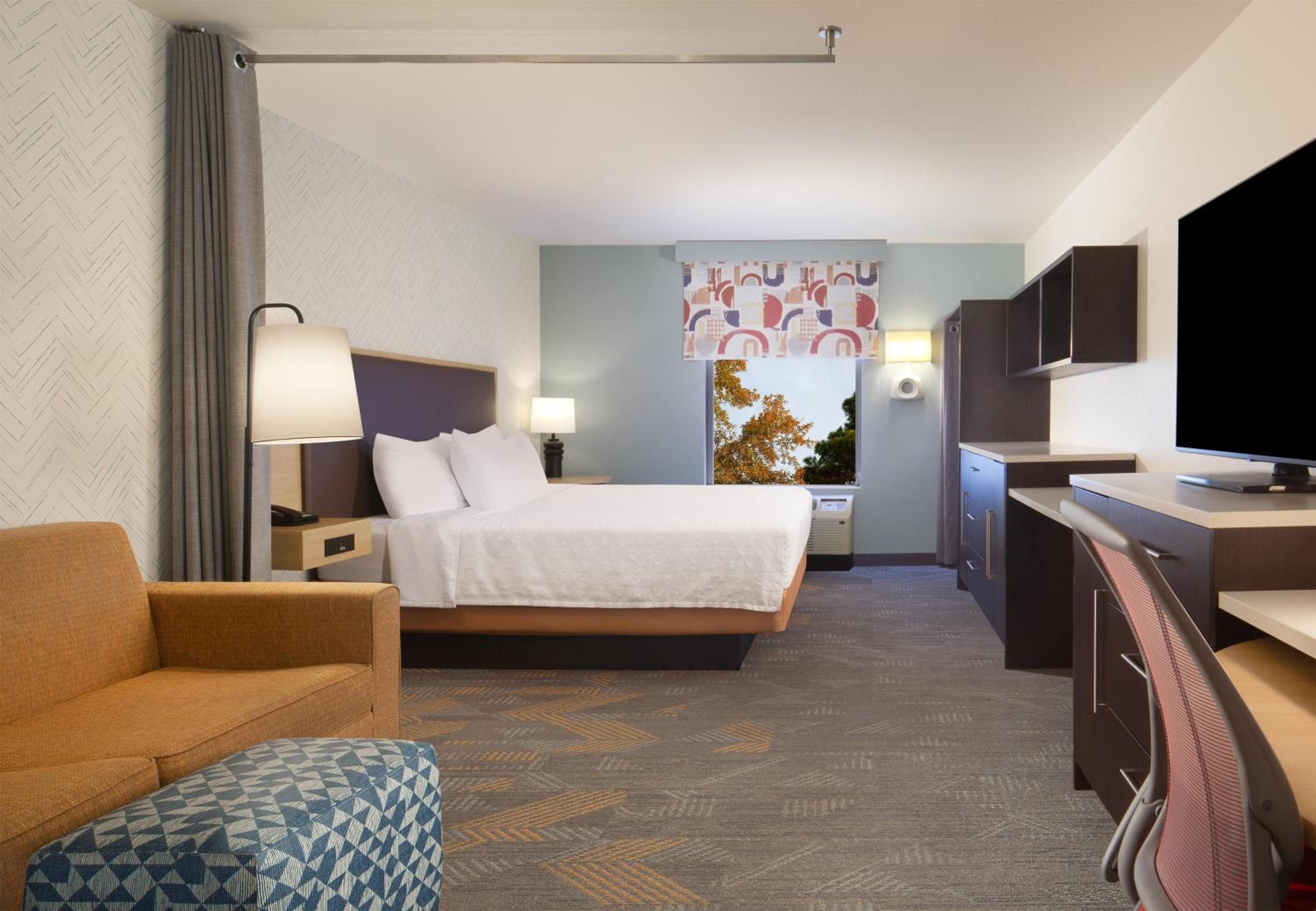Premium King Studio Suite photo 2