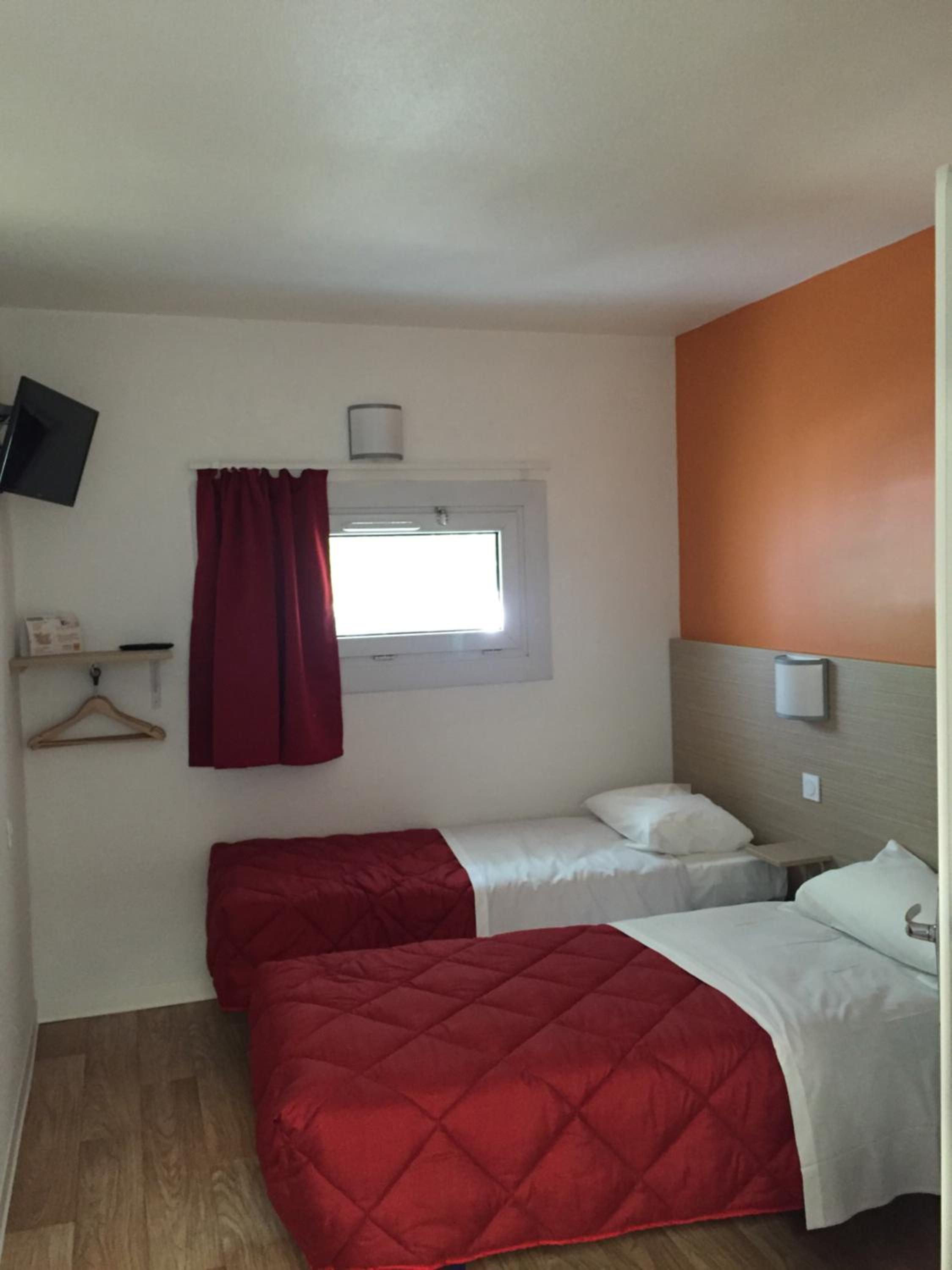 Twin Room - Photo 4
