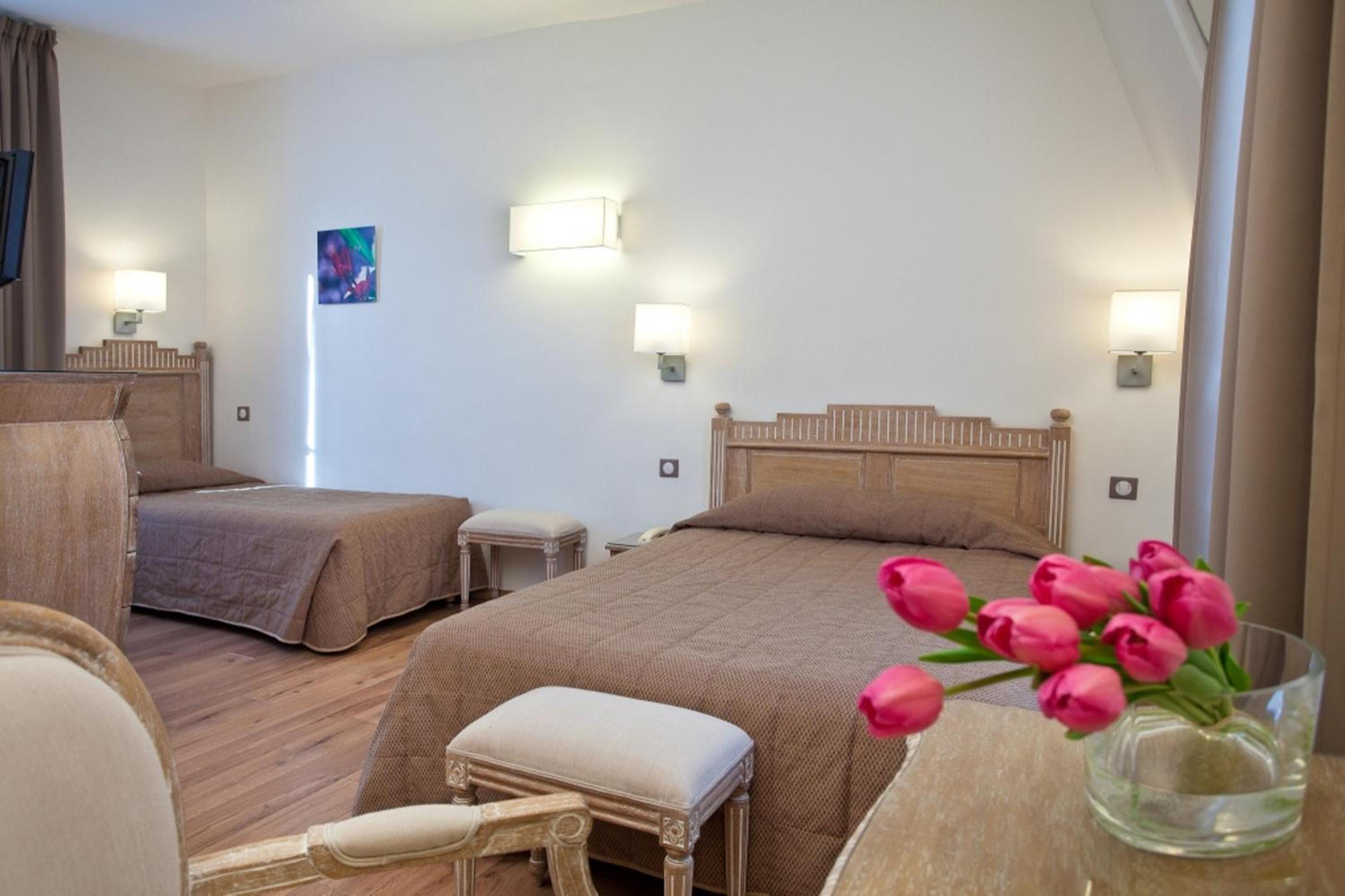 2 Adjacent Rooms (5 Adults) photo 1
