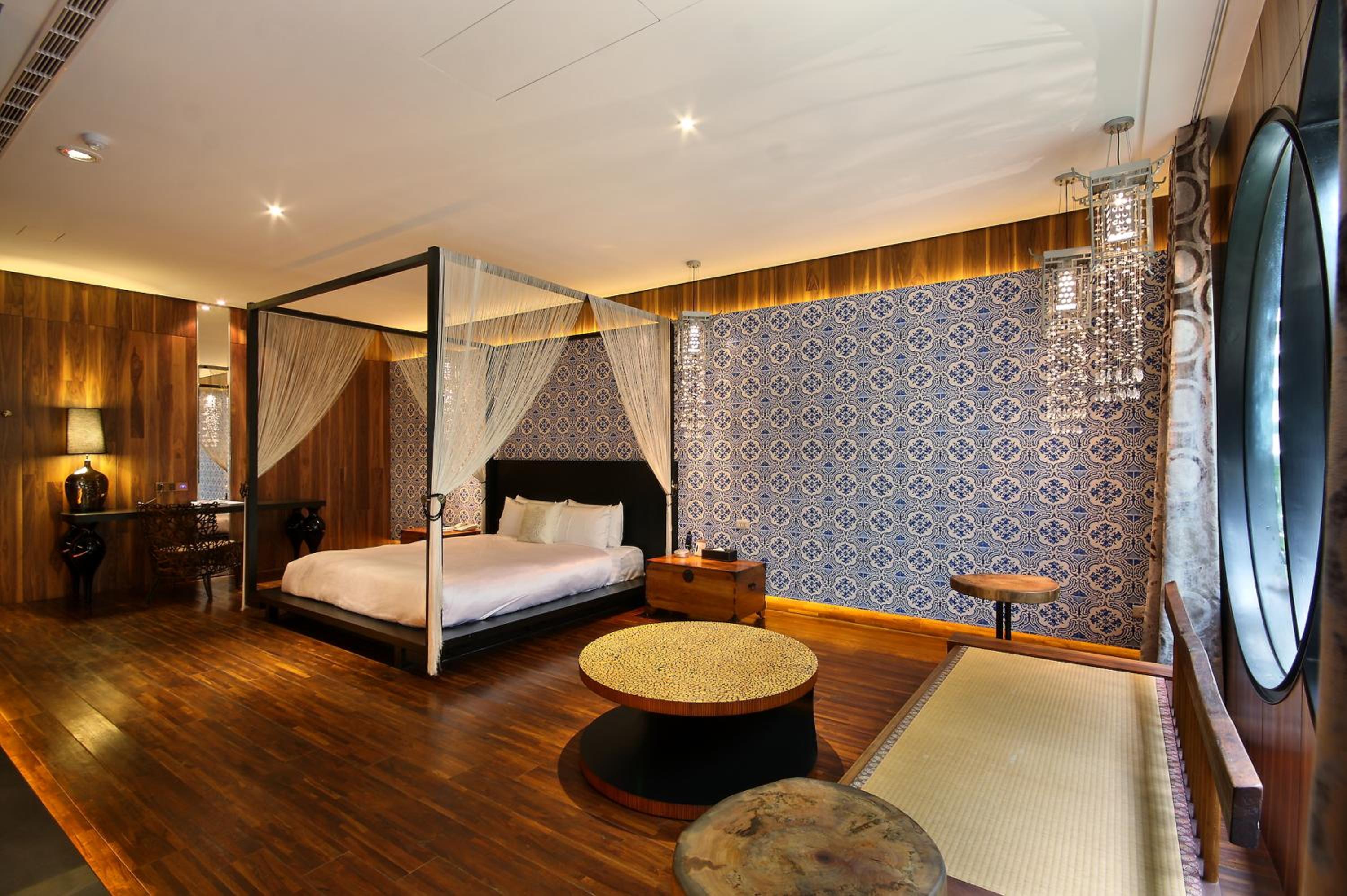 Deluxe Suite (Check-in after 18:00)