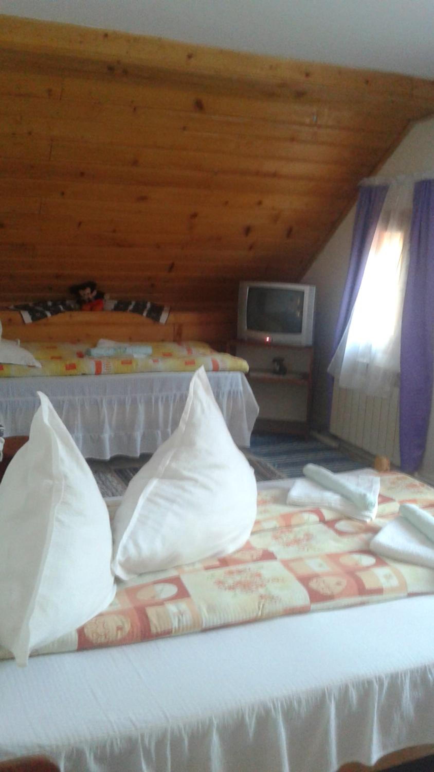 Triple Room with Bathroom photo 2