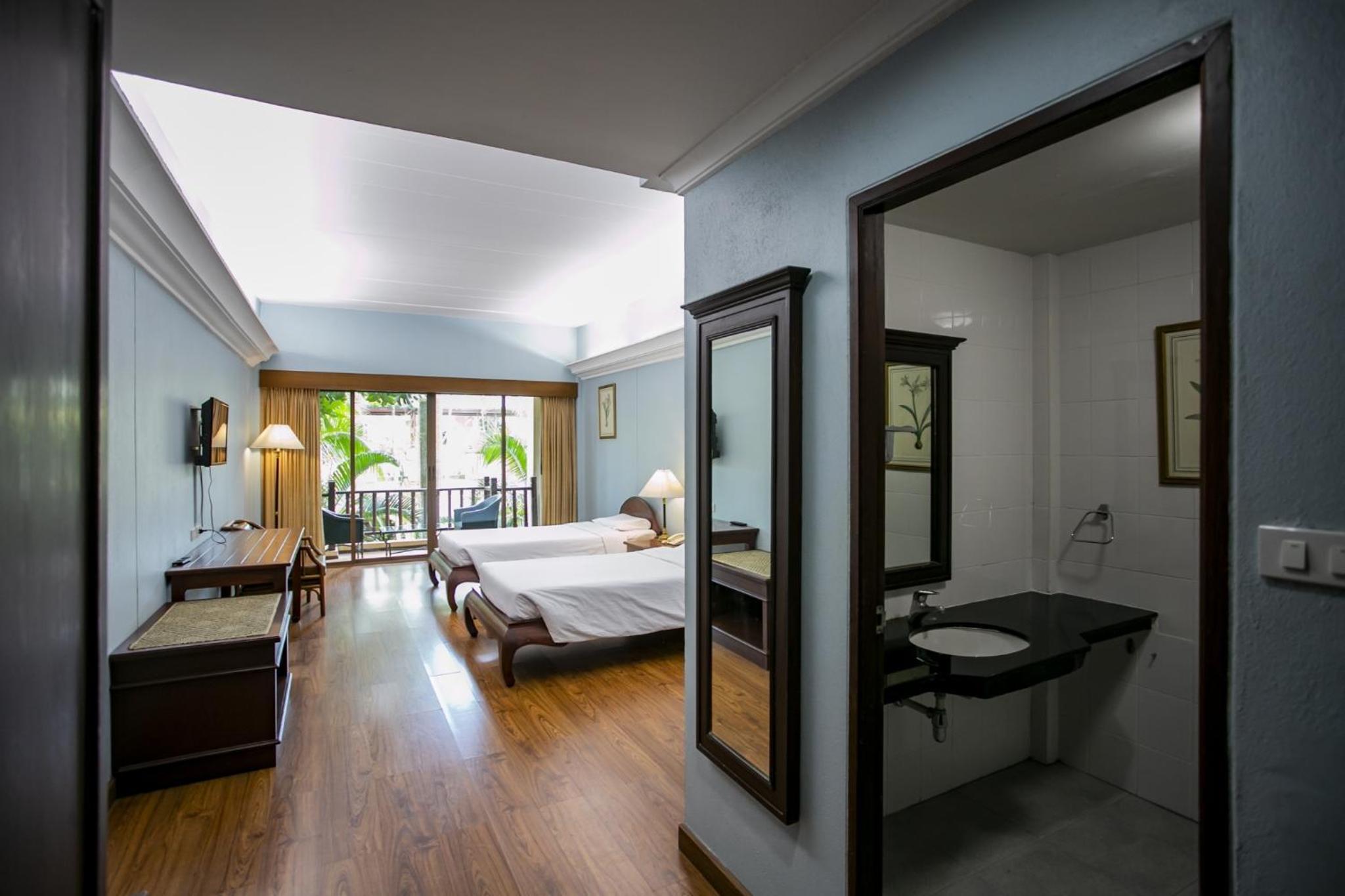Deluxe Twin Room photo 2