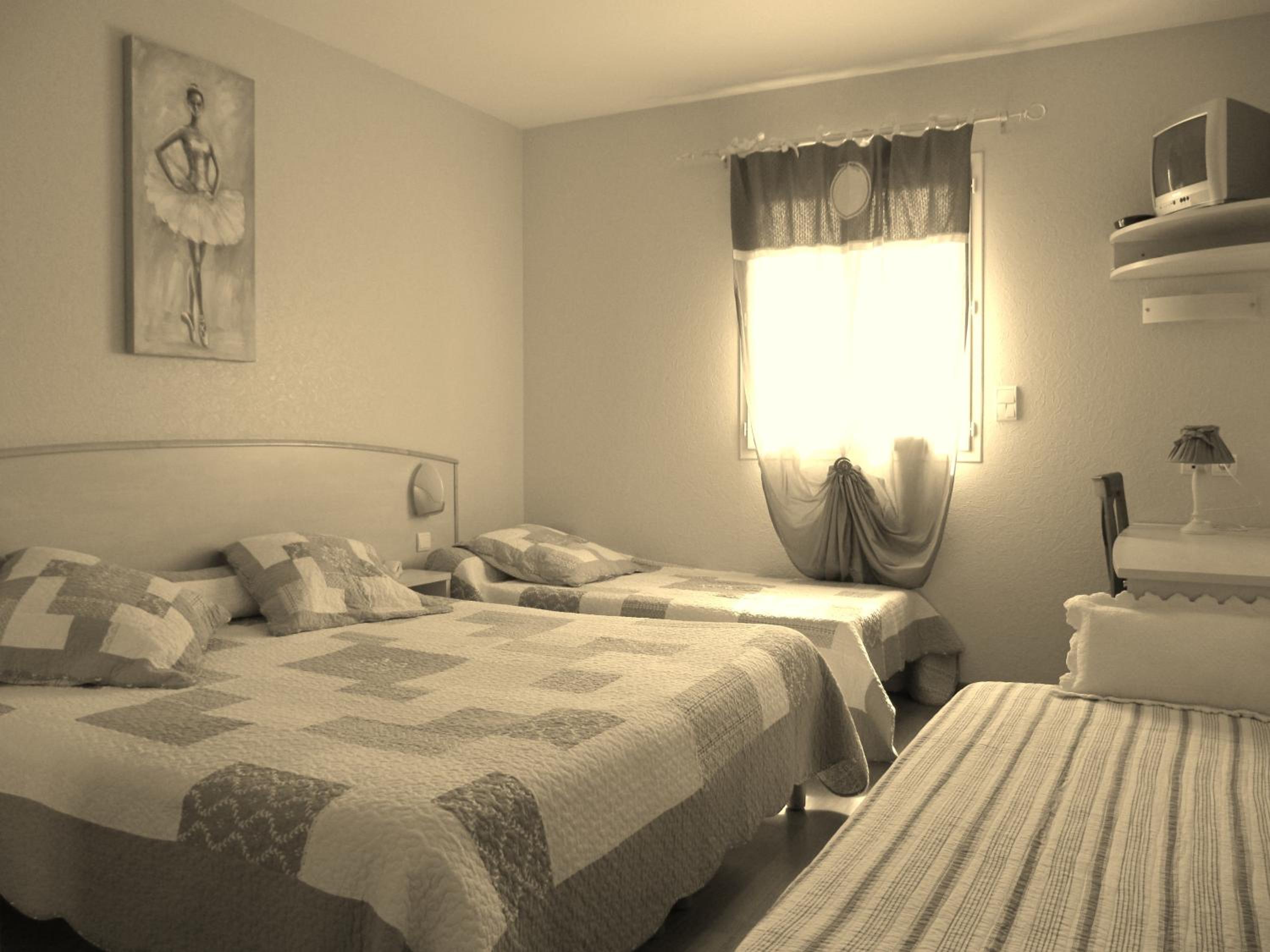 Quadruple Room - Photo 2