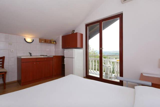 Studio Apartment photo 2