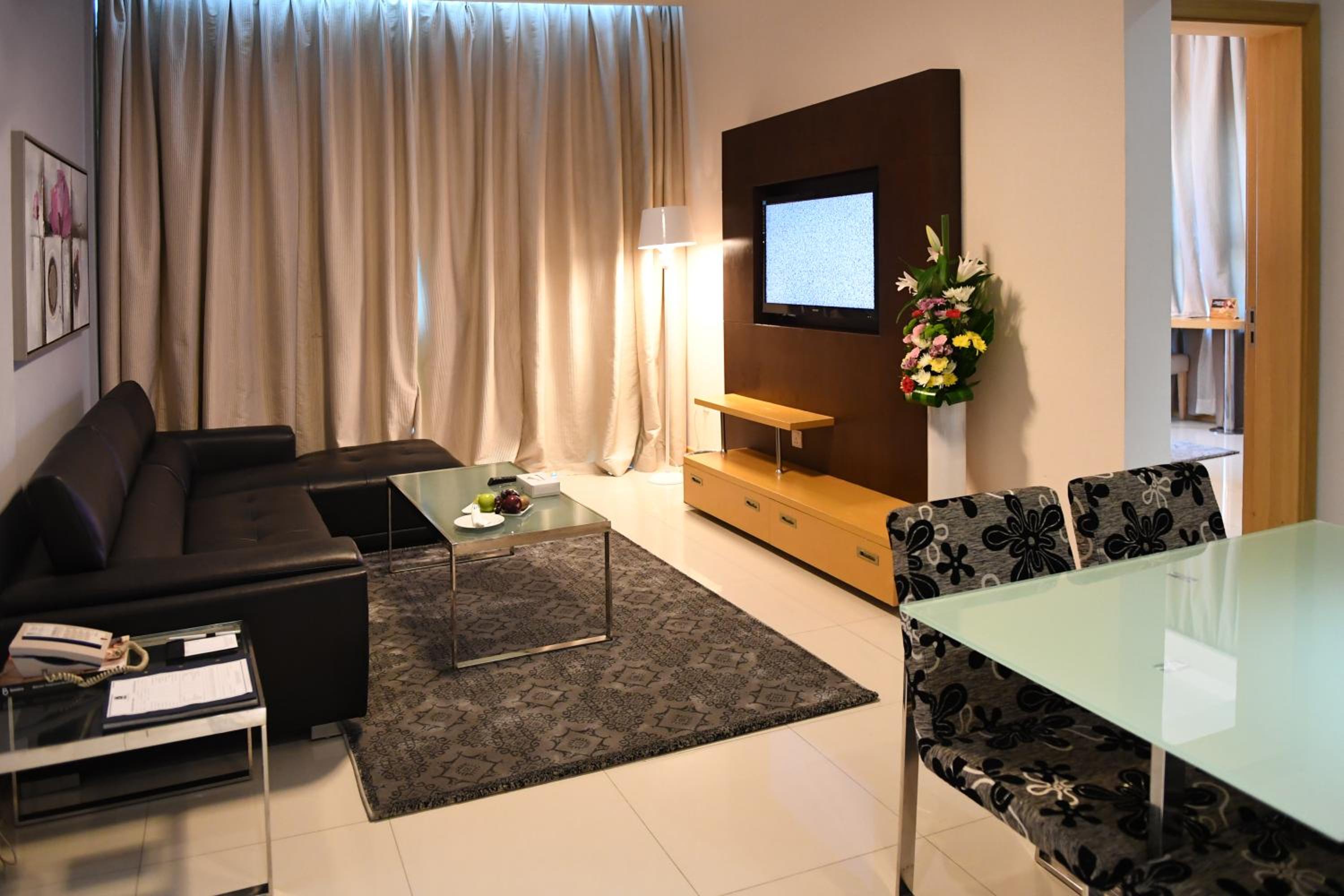 One Bedroom Junior Suite  photo 1