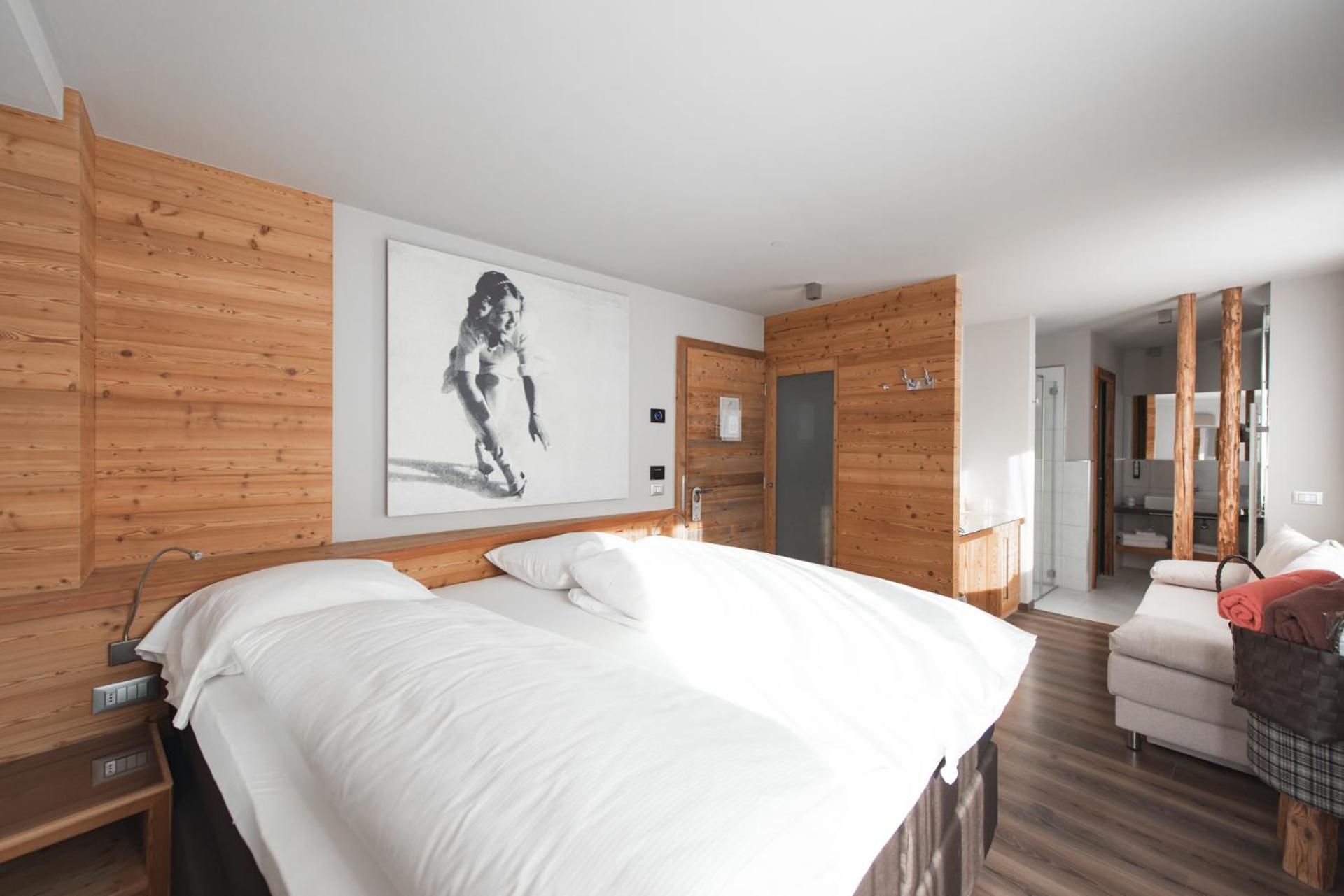Deluxe Double Room with Balcony photo 3