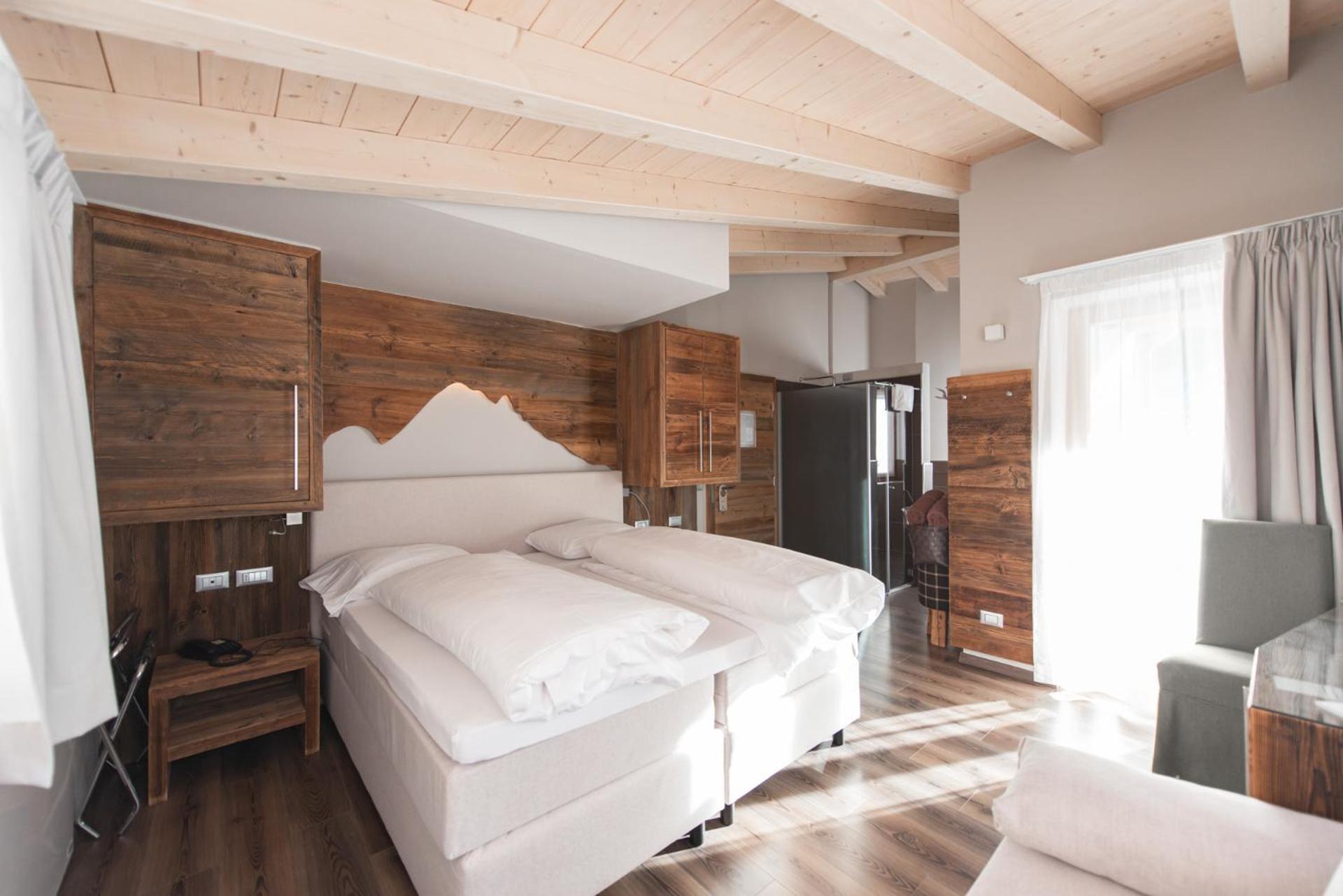 Deluxe Double Room with Balcony photo 3