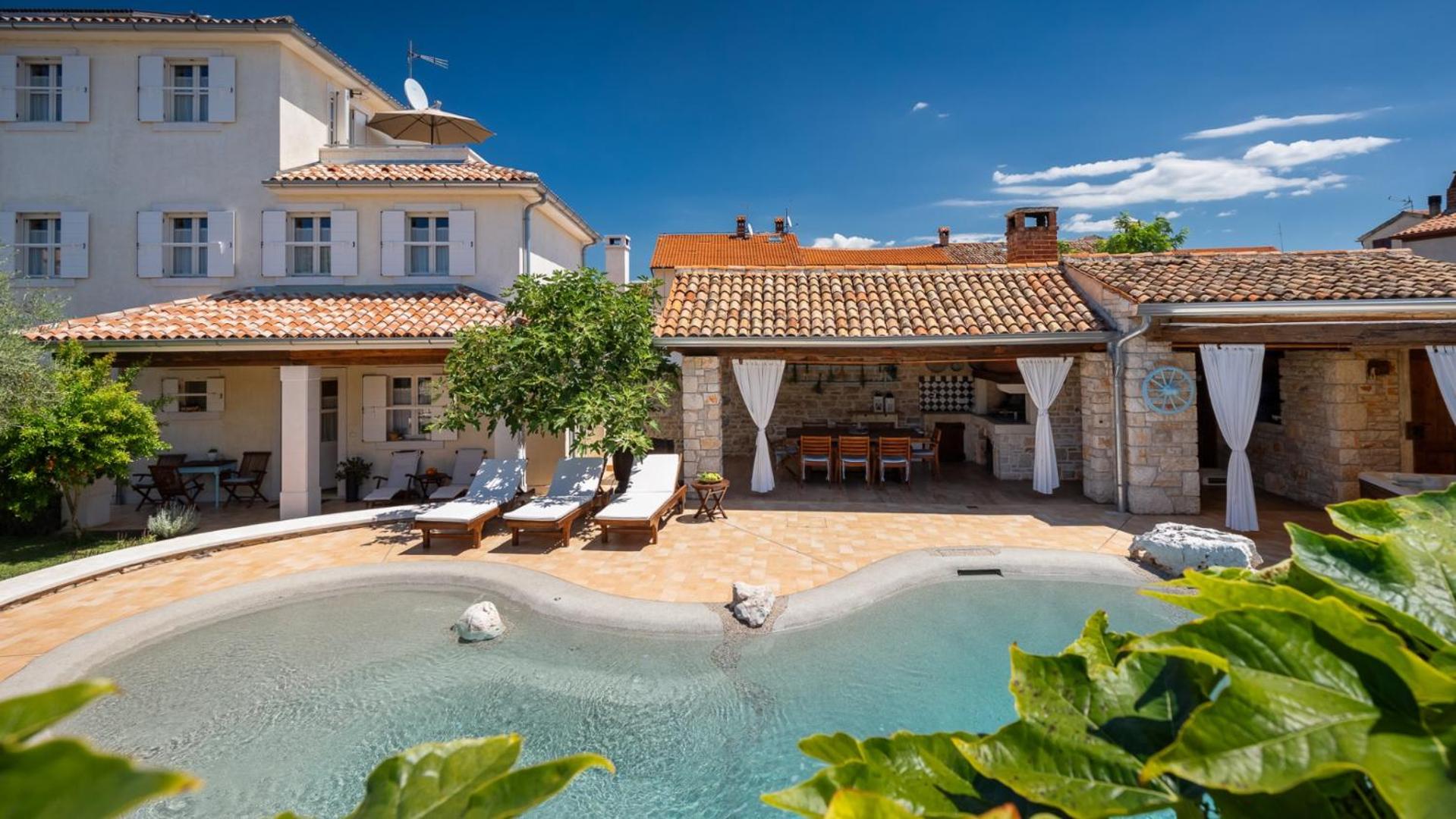 Villa with Private Pool photo 1