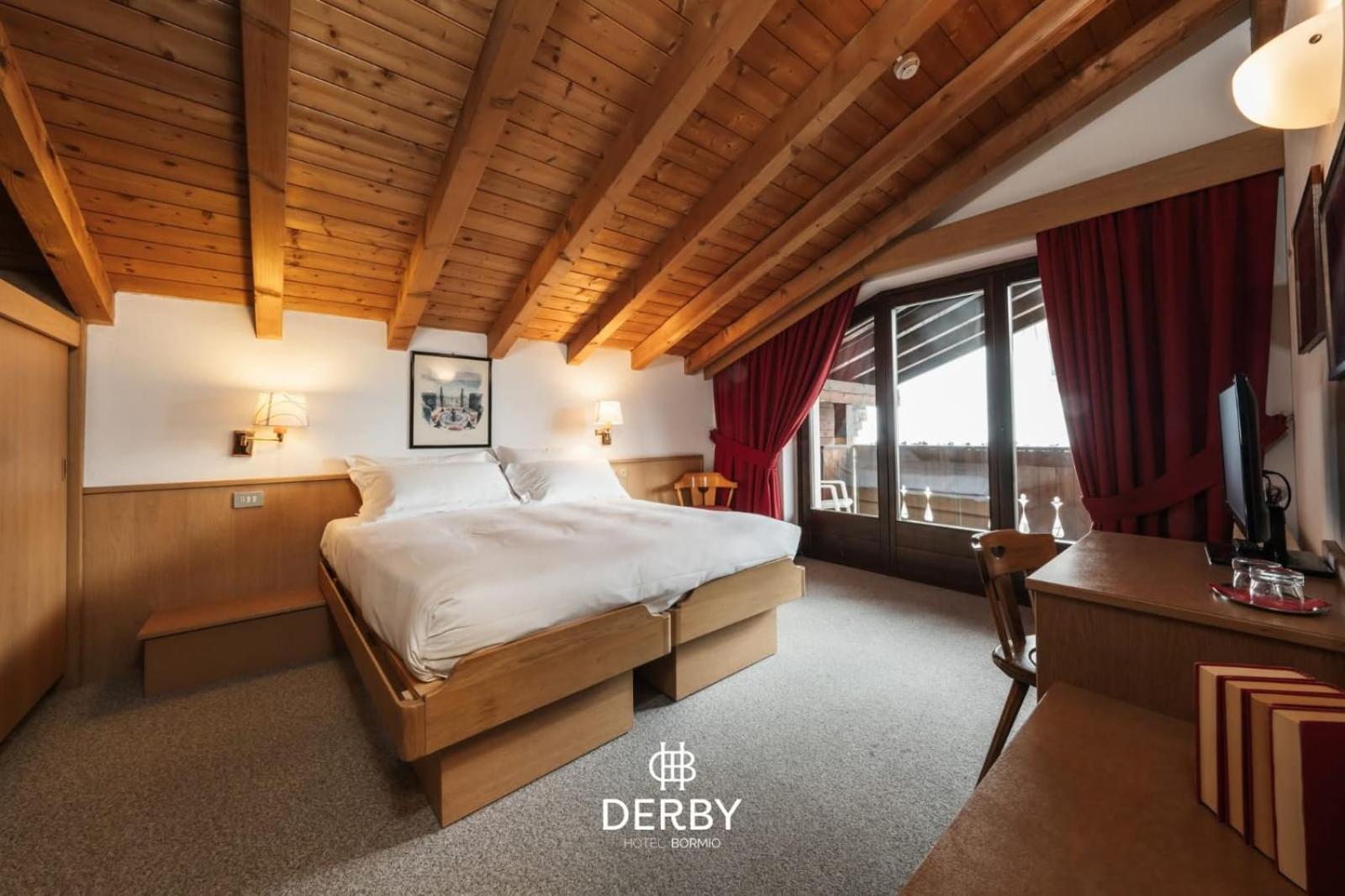 Deluxe Double or Twin Room photo 2
