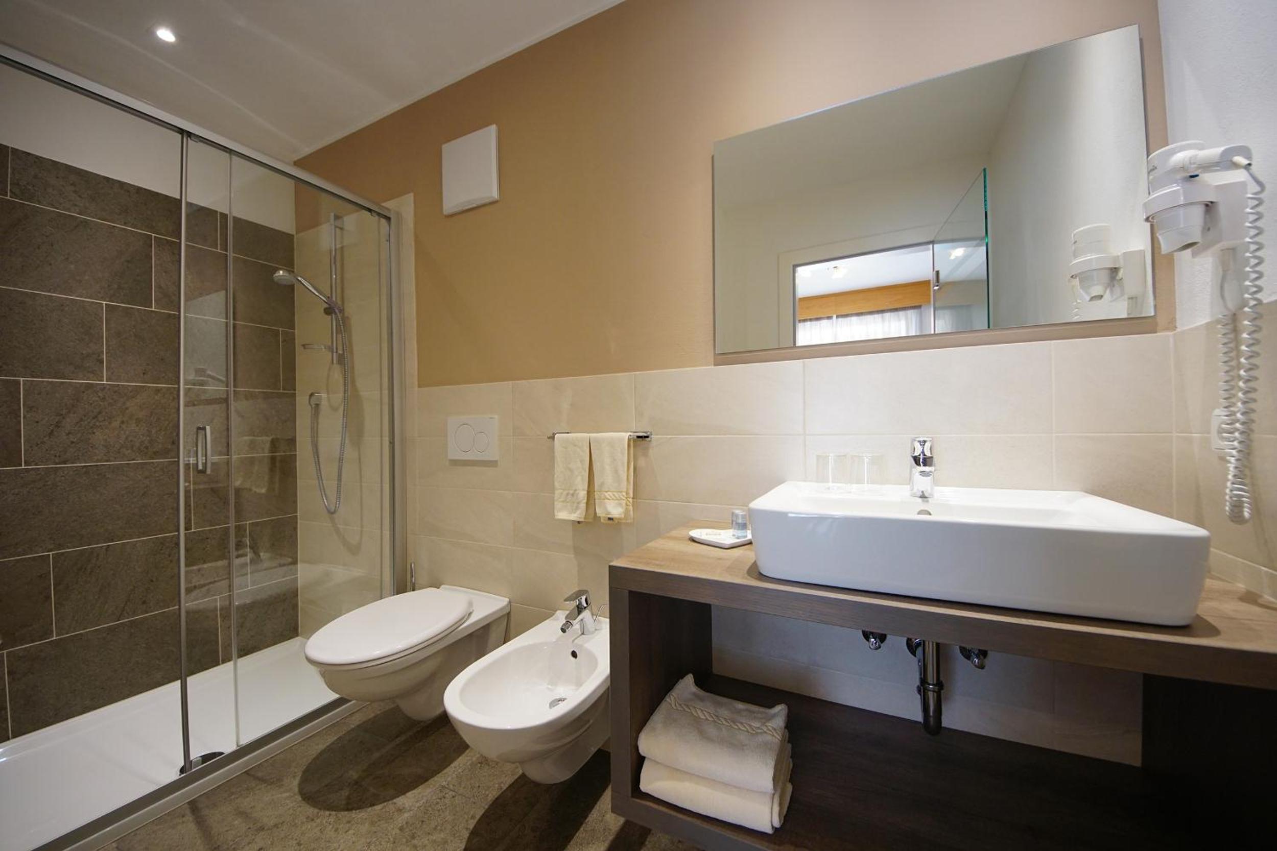 Double or Twin Room with Balcony photo 3