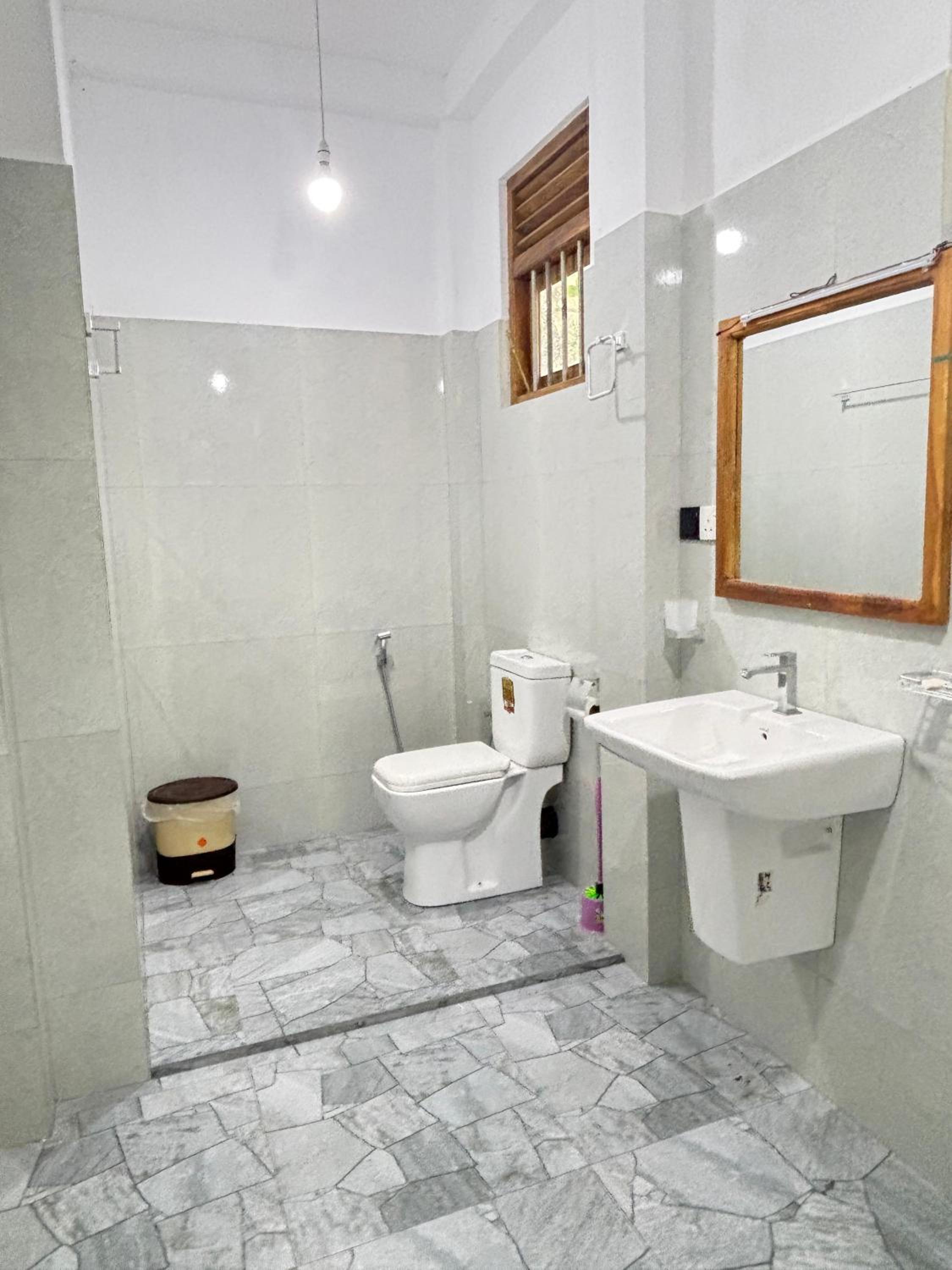 Deluxe Room (2 Adults + 1 Child) photo 3