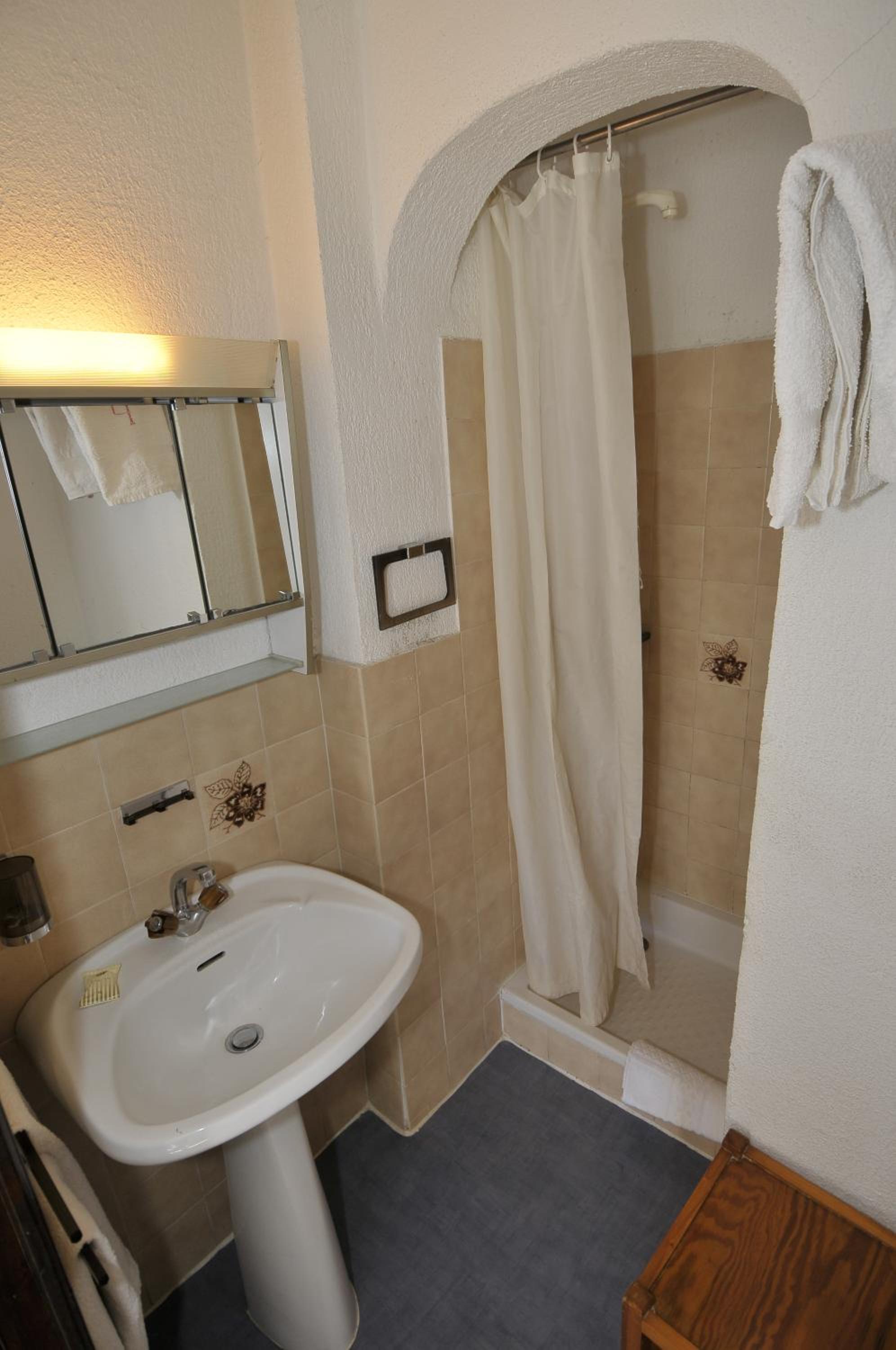 Triple Room - Photo 3