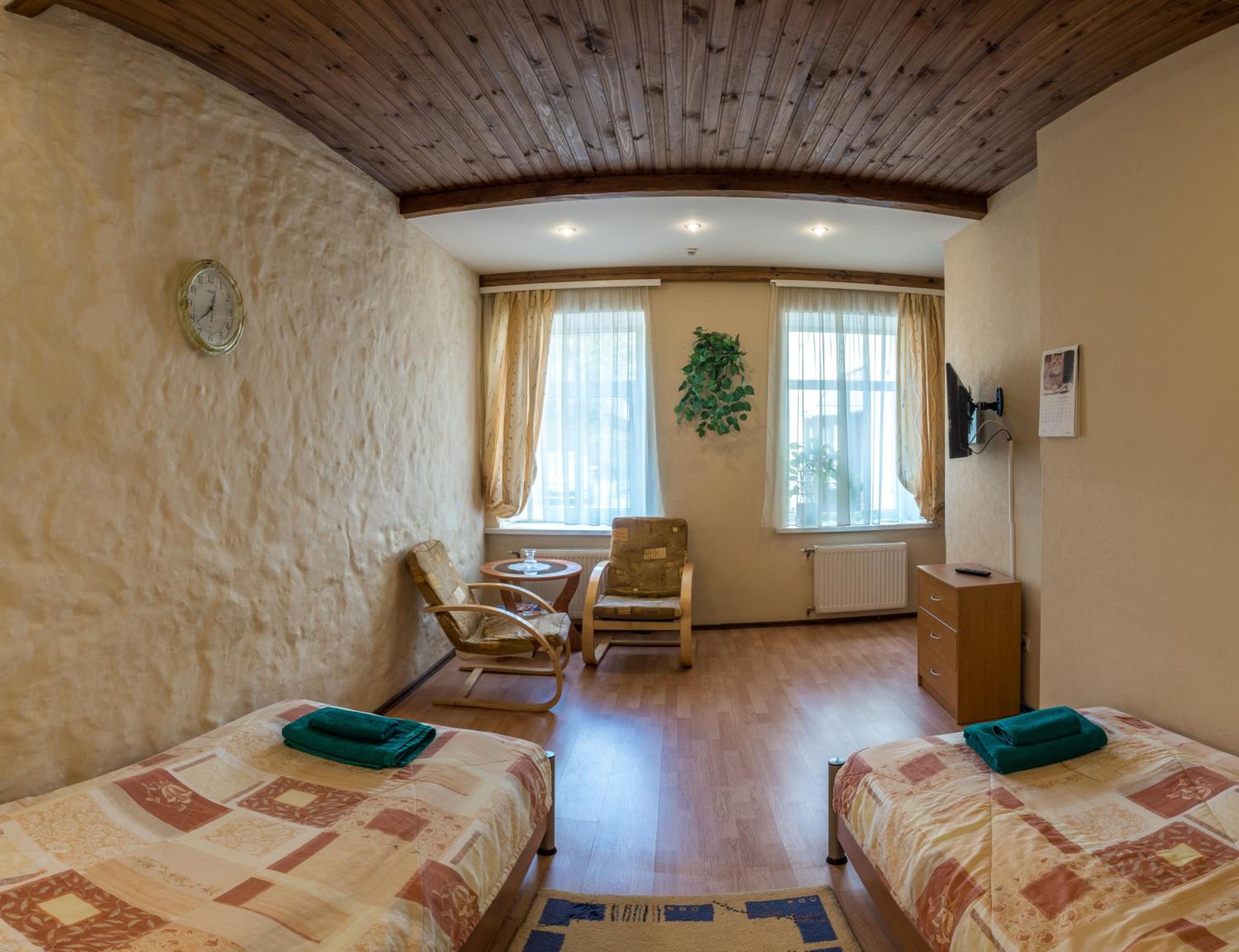 Twin Room - Photo 6