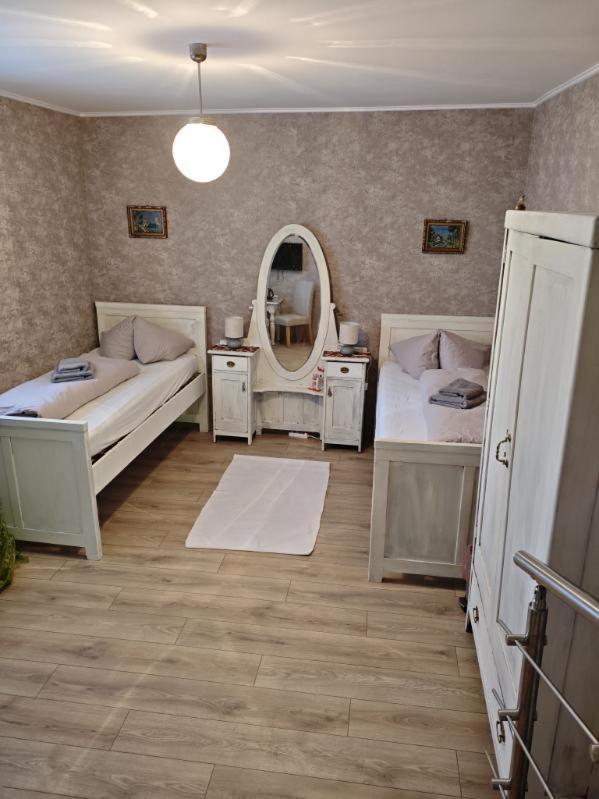Twin Room with Private External Bathroom