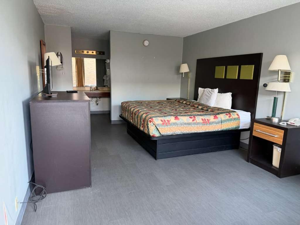 Double Room - Disability Access photo 1