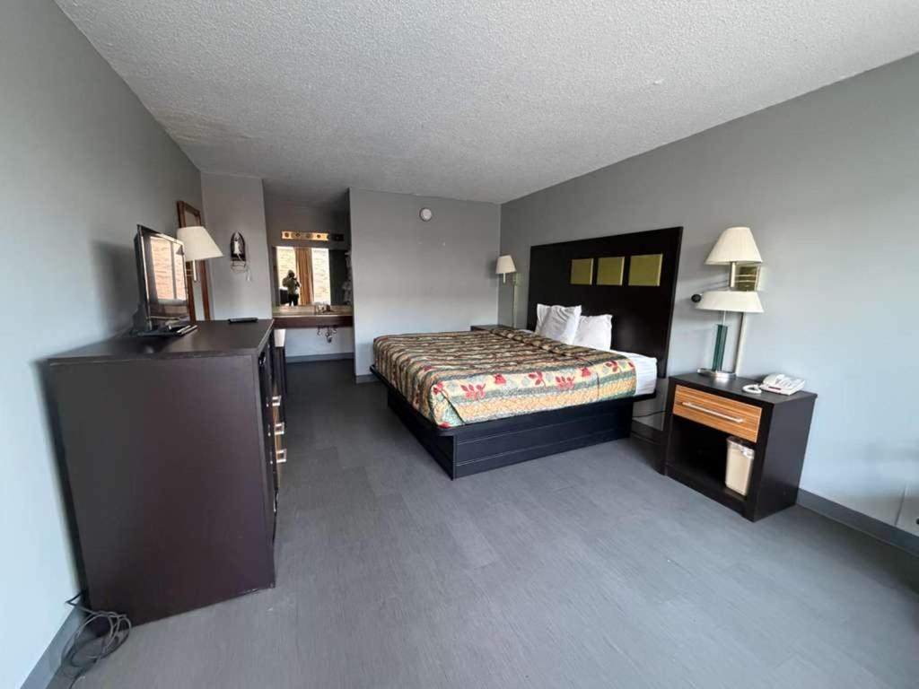 Double Room - Disability Access photo 2