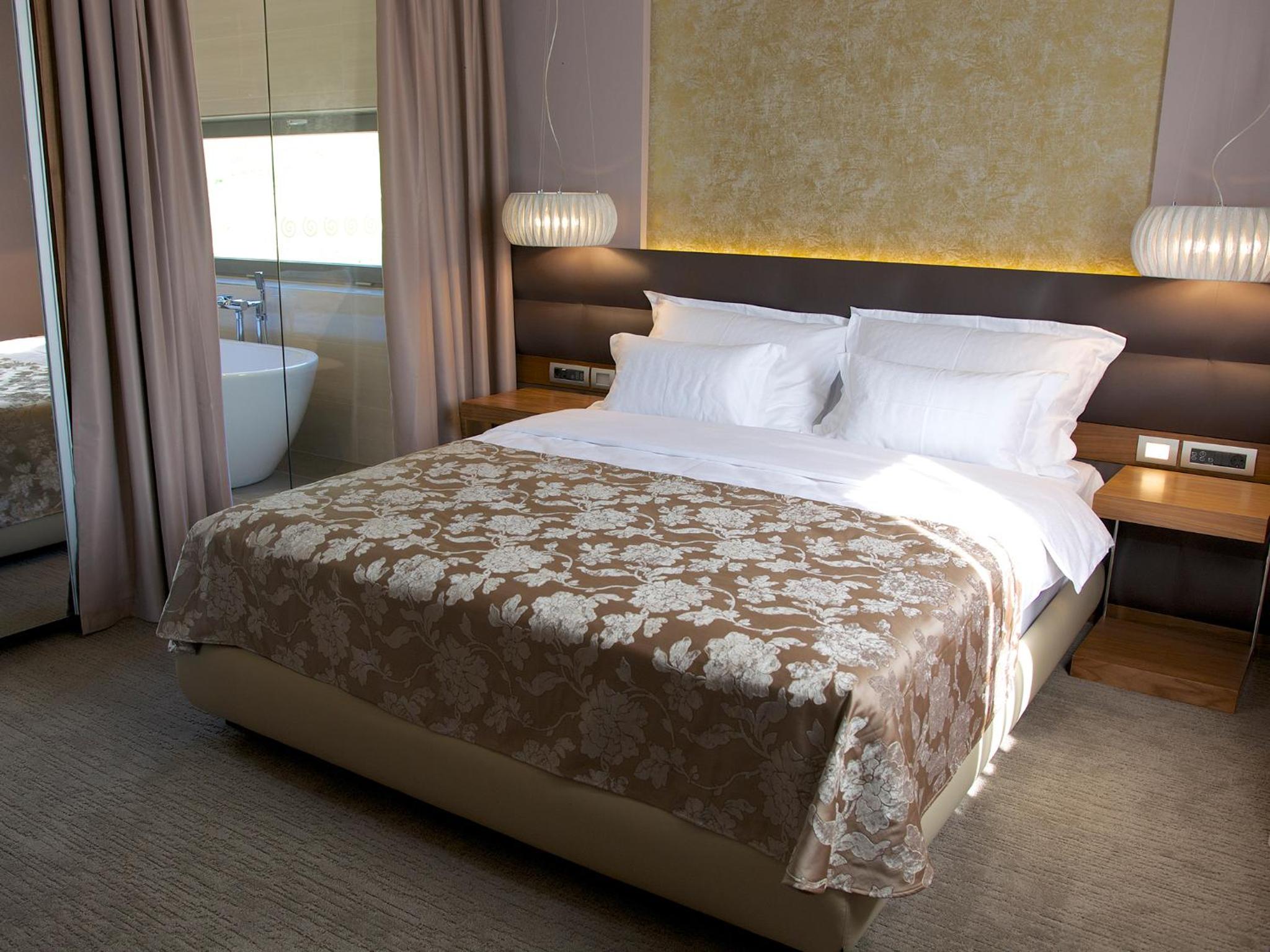 Deluxe Suite with Terrace
