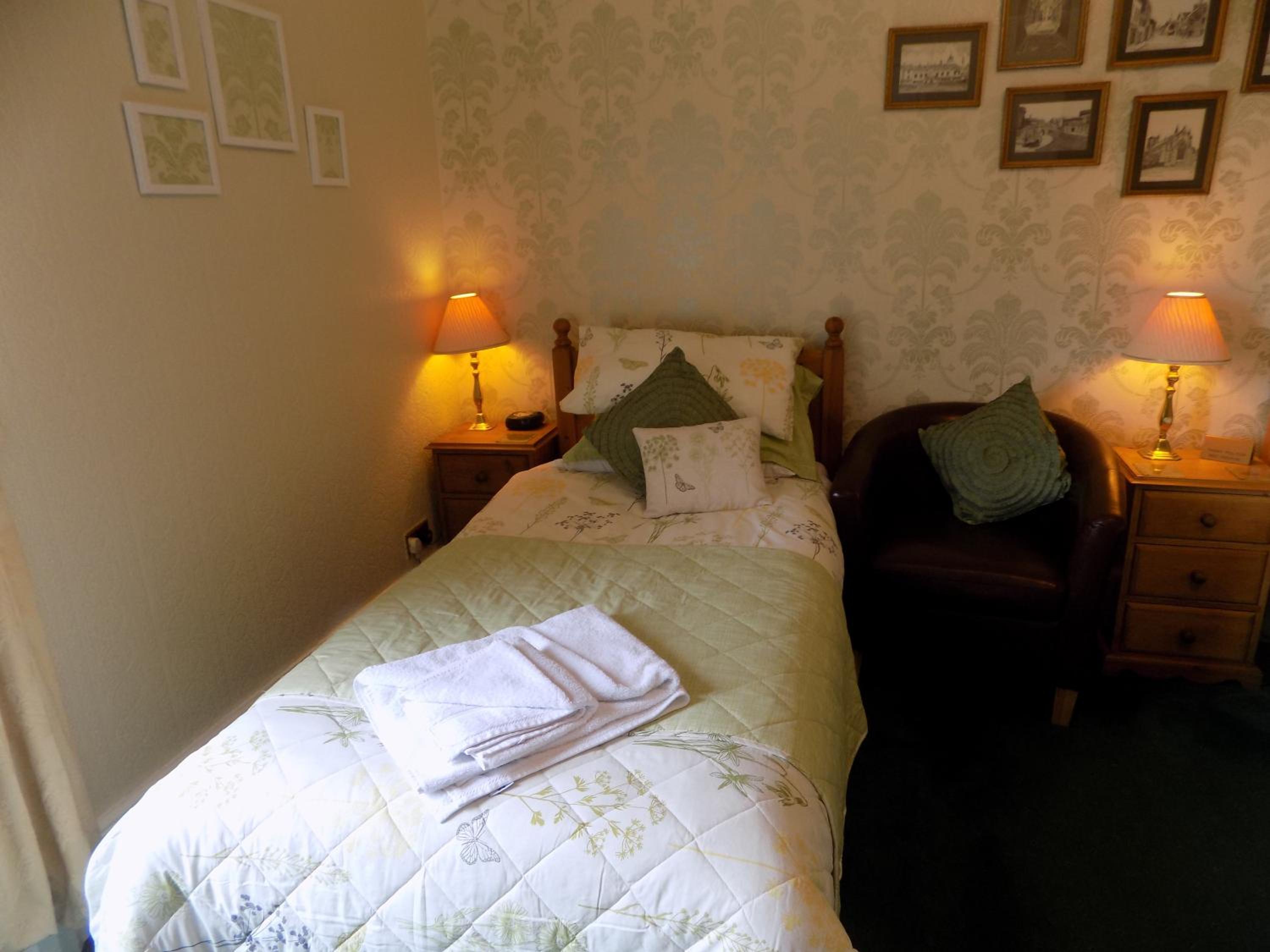 Double or Twin Room with Bathroom photo 2