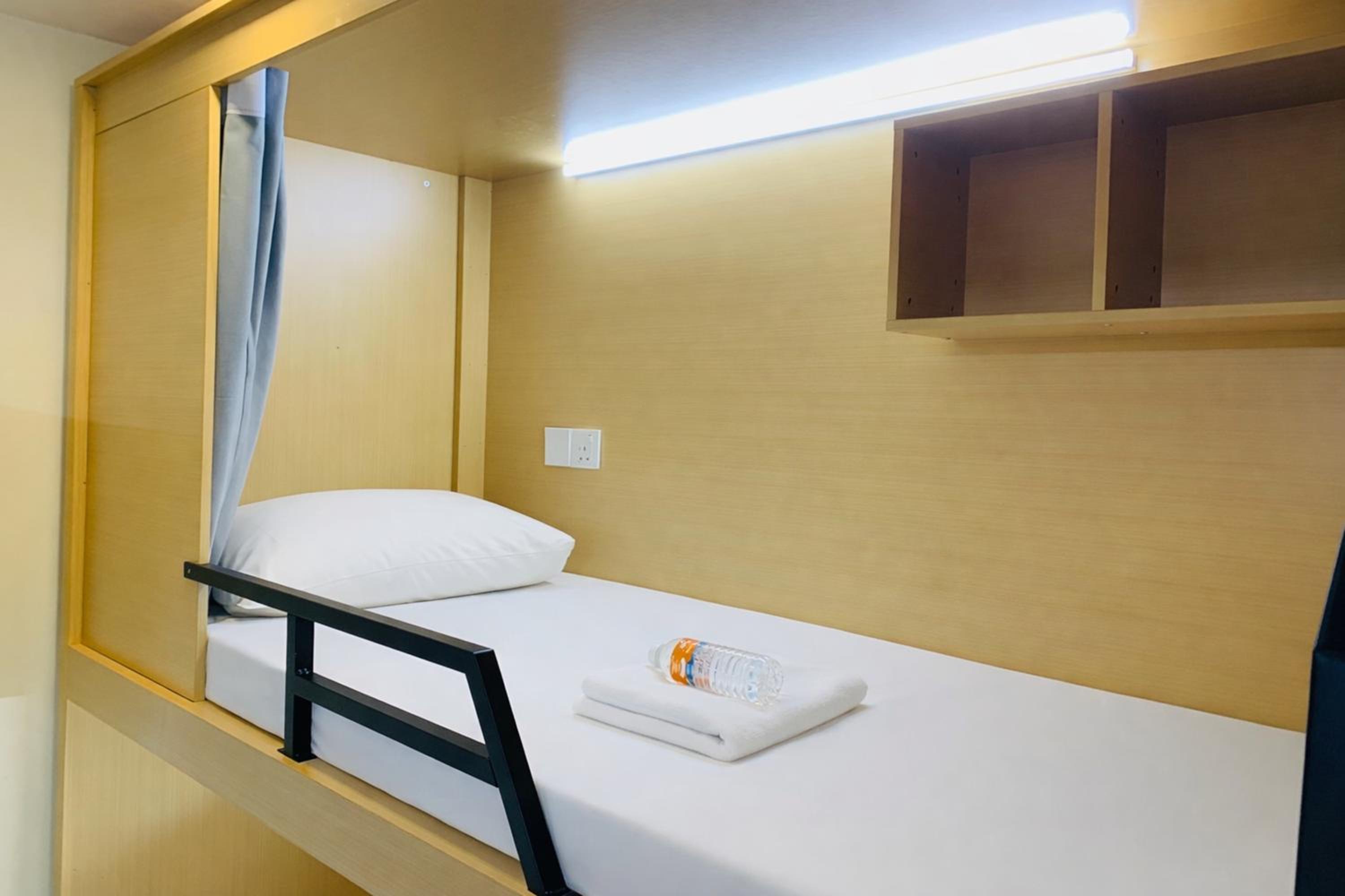 Bed in 4-Bed Male Dormitory Room photo 2