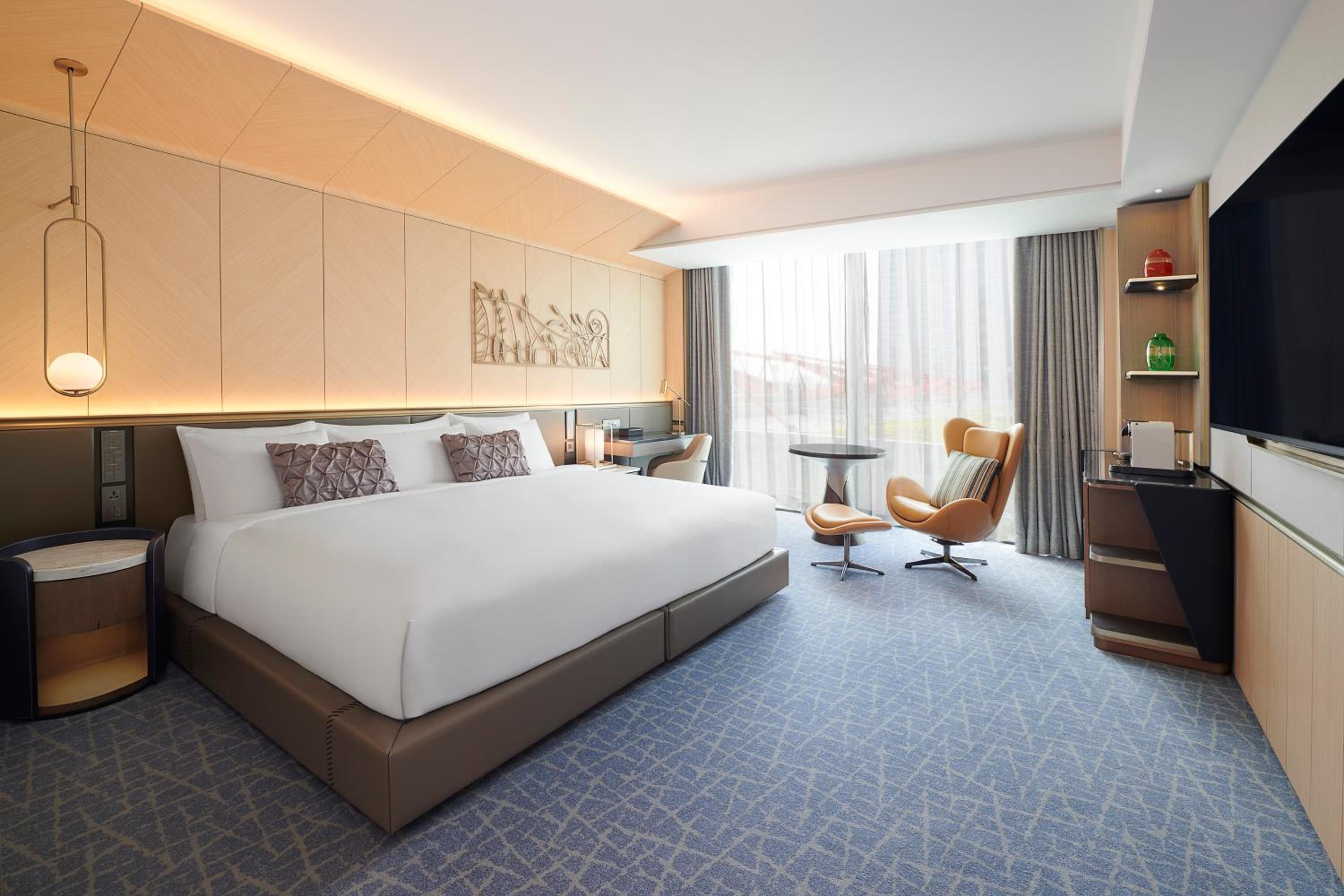 Fairmont King Room - Mobility Accessible - Photo 2