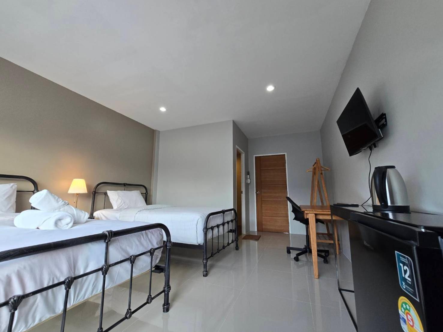 Standard Twin Room photo 2