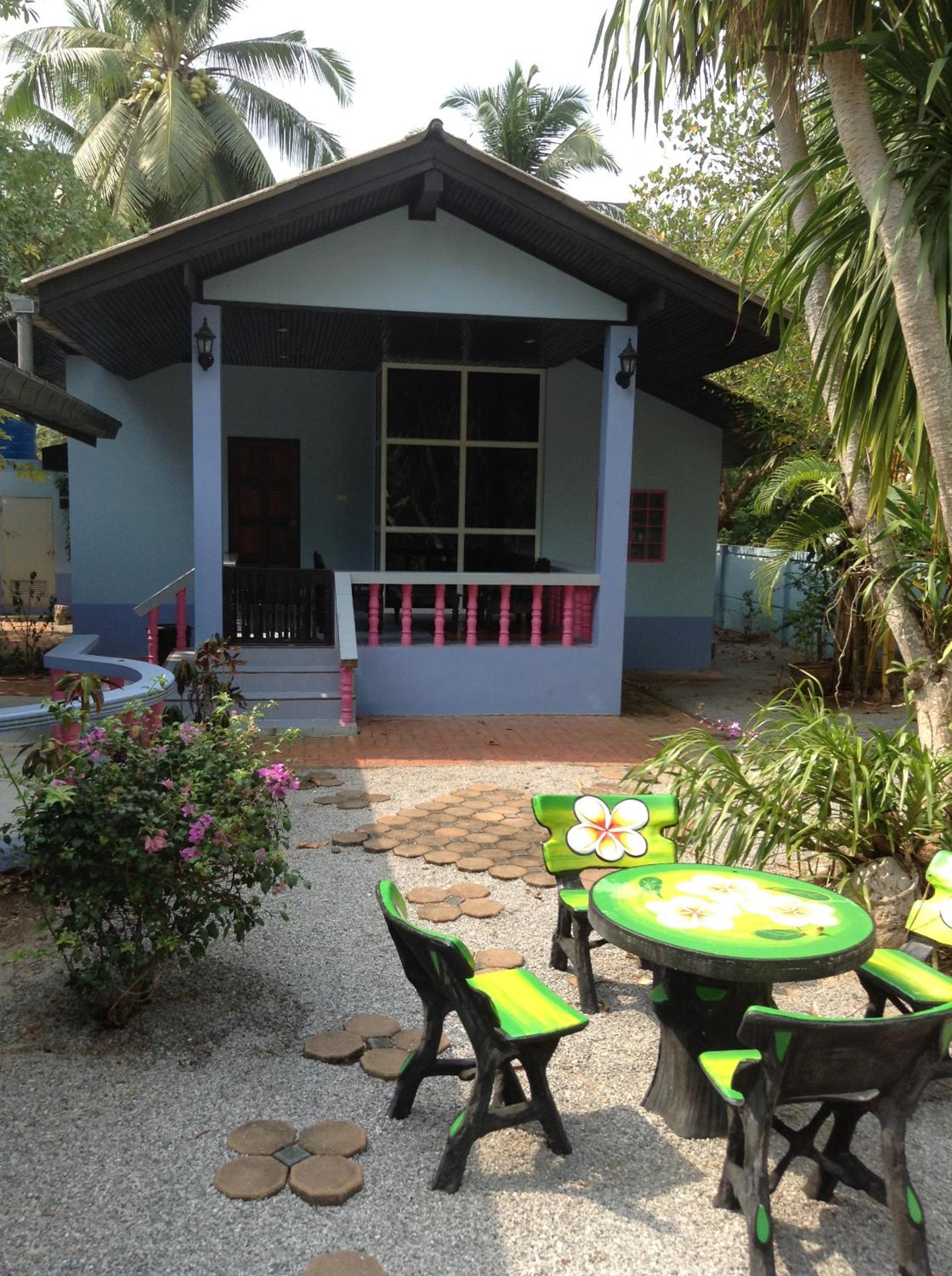 Bungalow with Patio photo 2