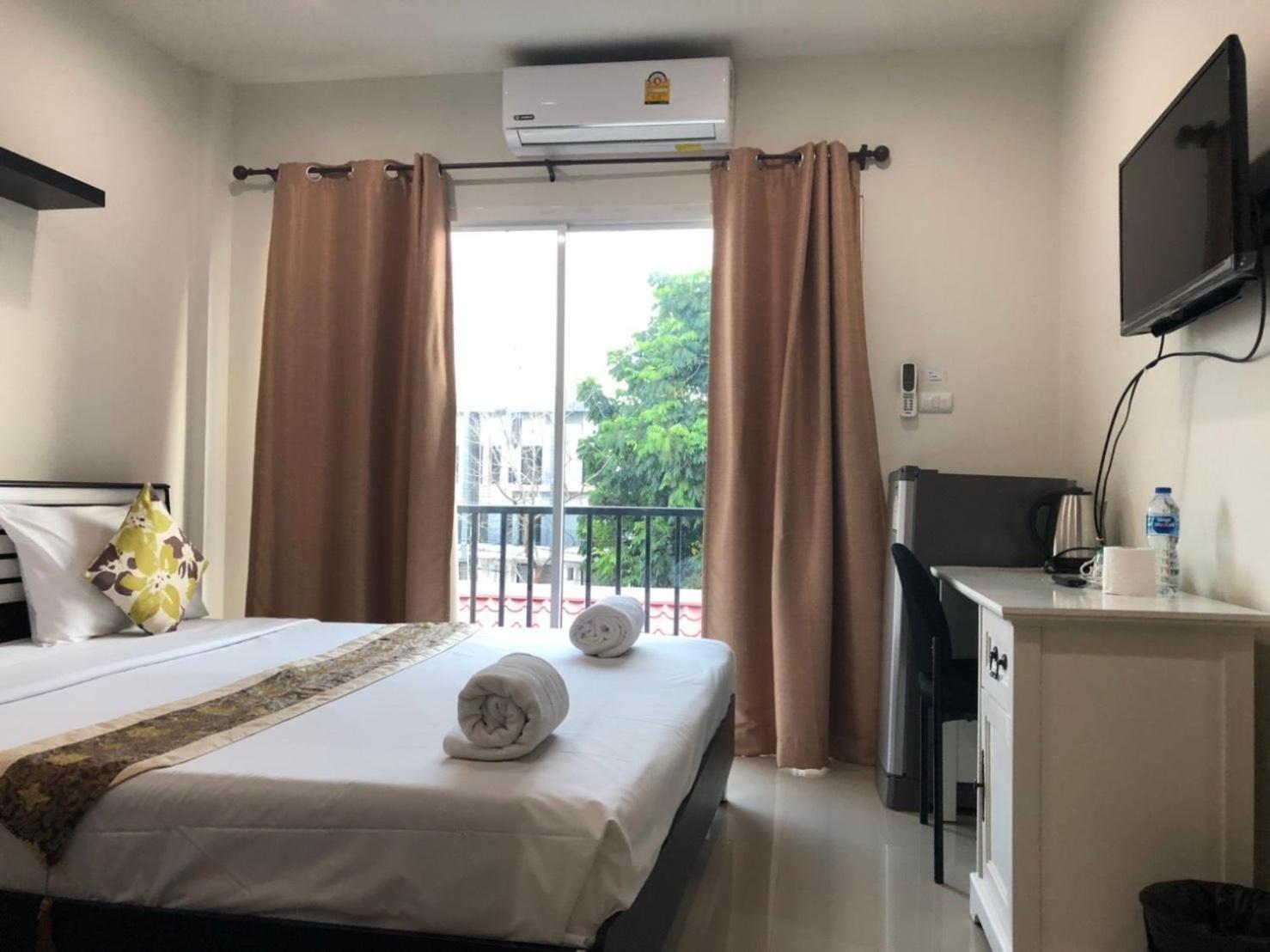 Budget Double Room photo 3