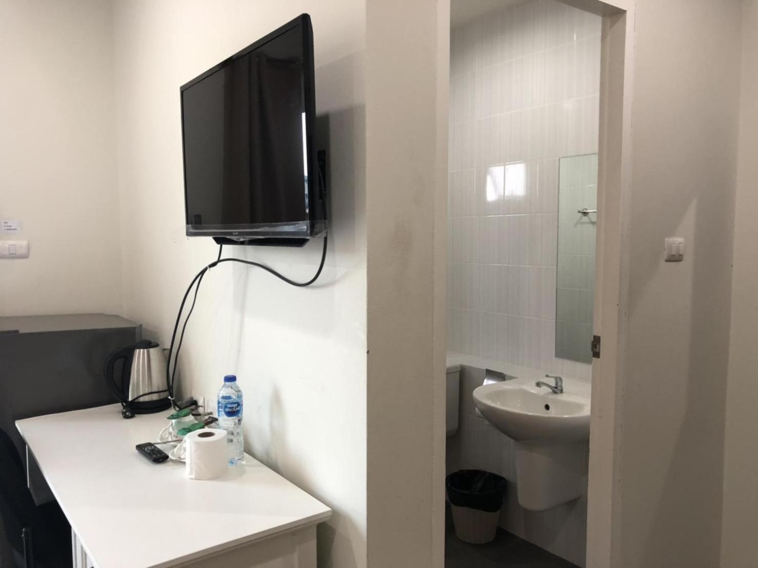 Budget Double Room photo 2