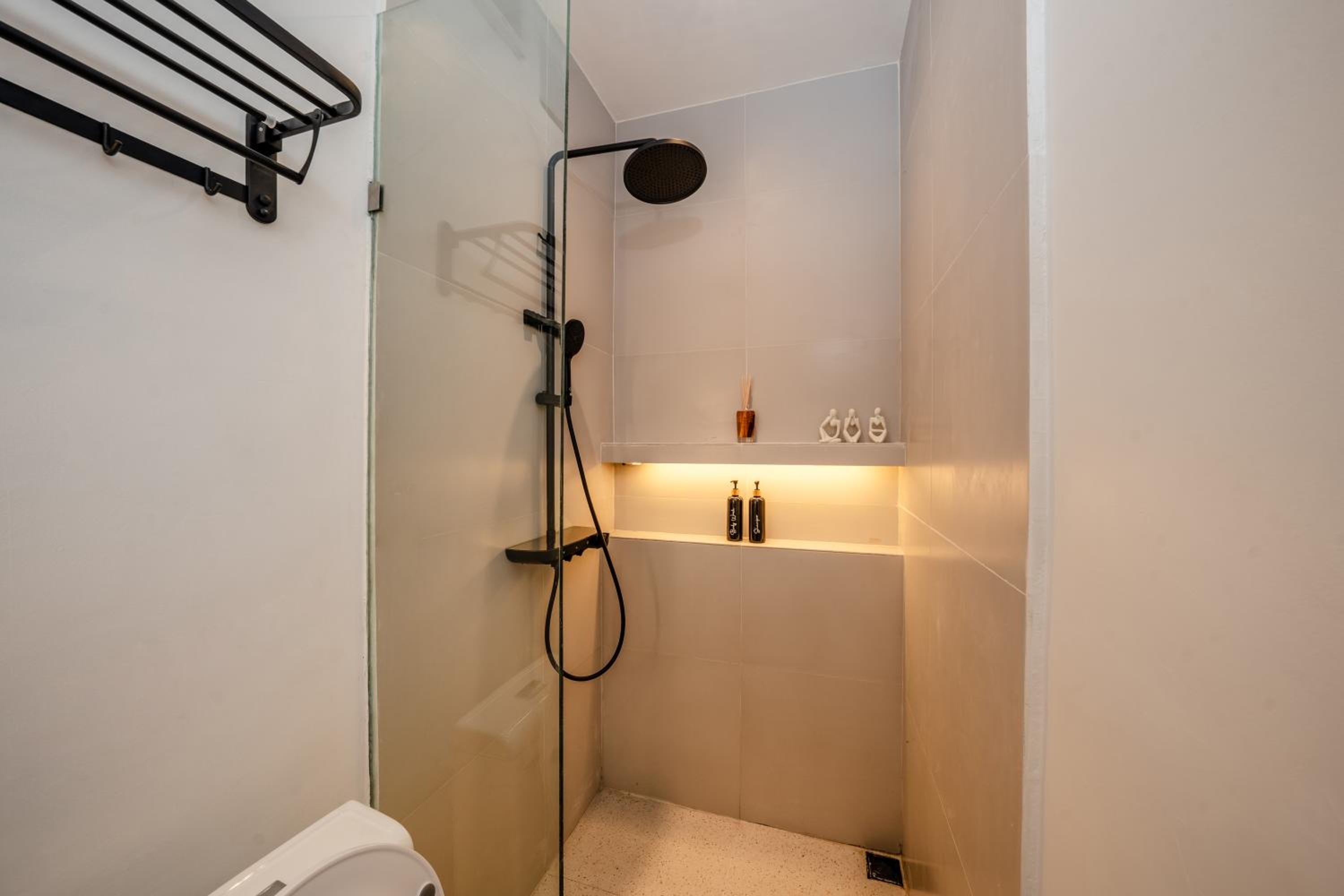Deluxe Double Room - Photo 8