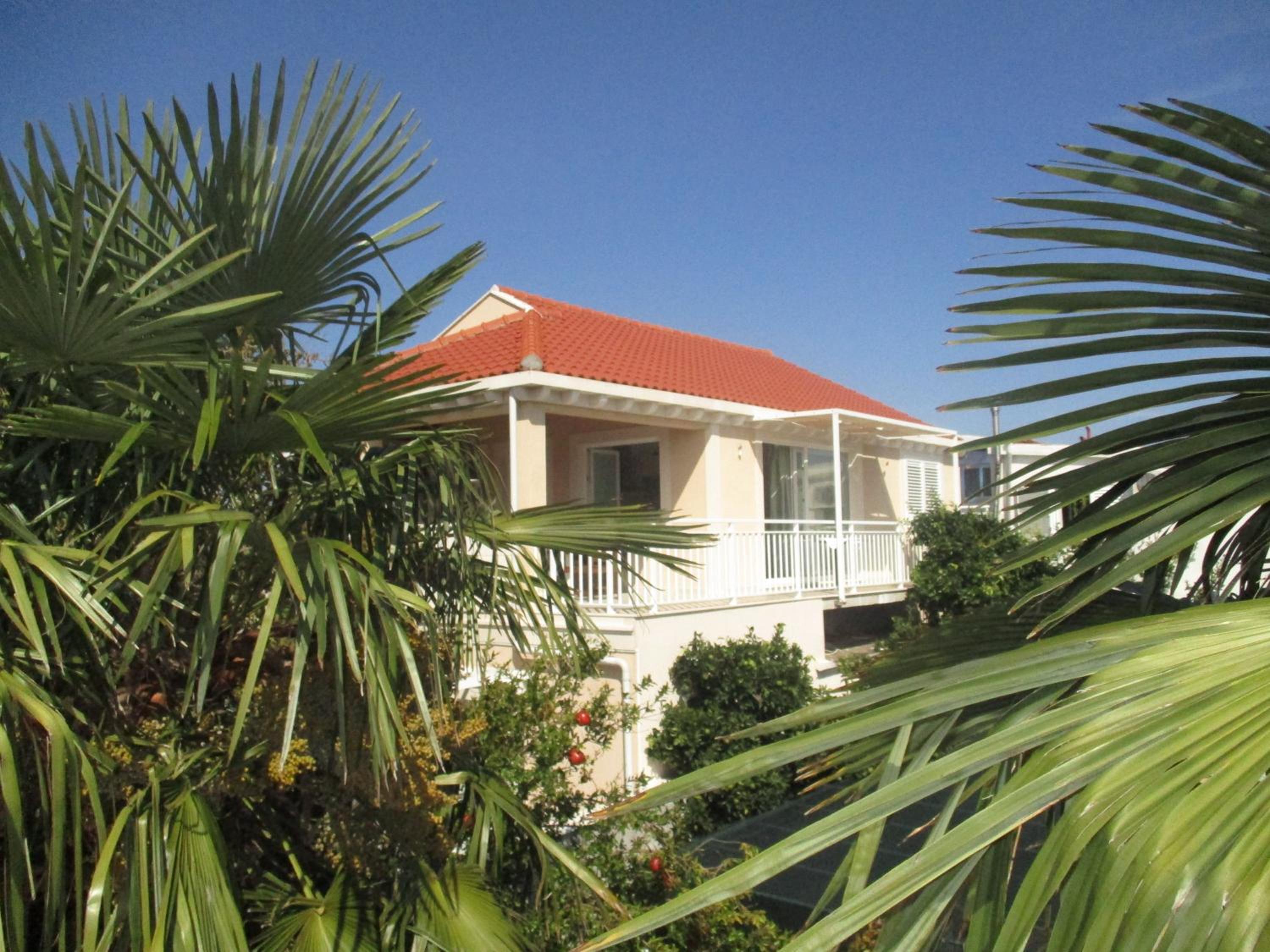 Apartment with Sea View - Photo 2