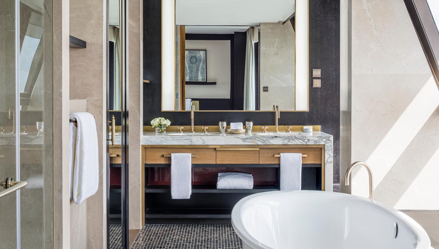 Phnom Penh Suite