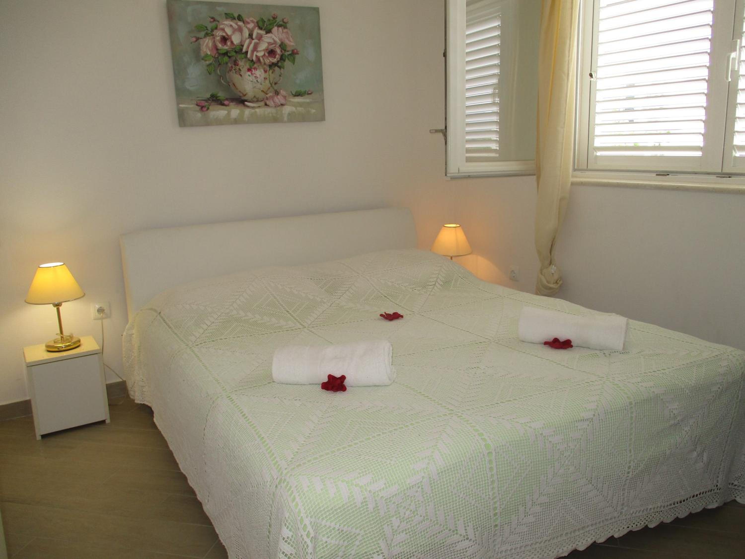 Apartment with Sea View - Photo 4