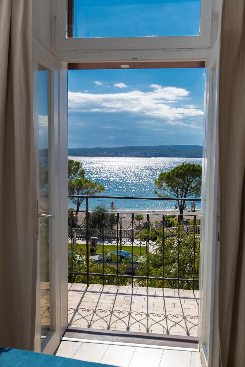 Studio Apartment with Sea View photo 3