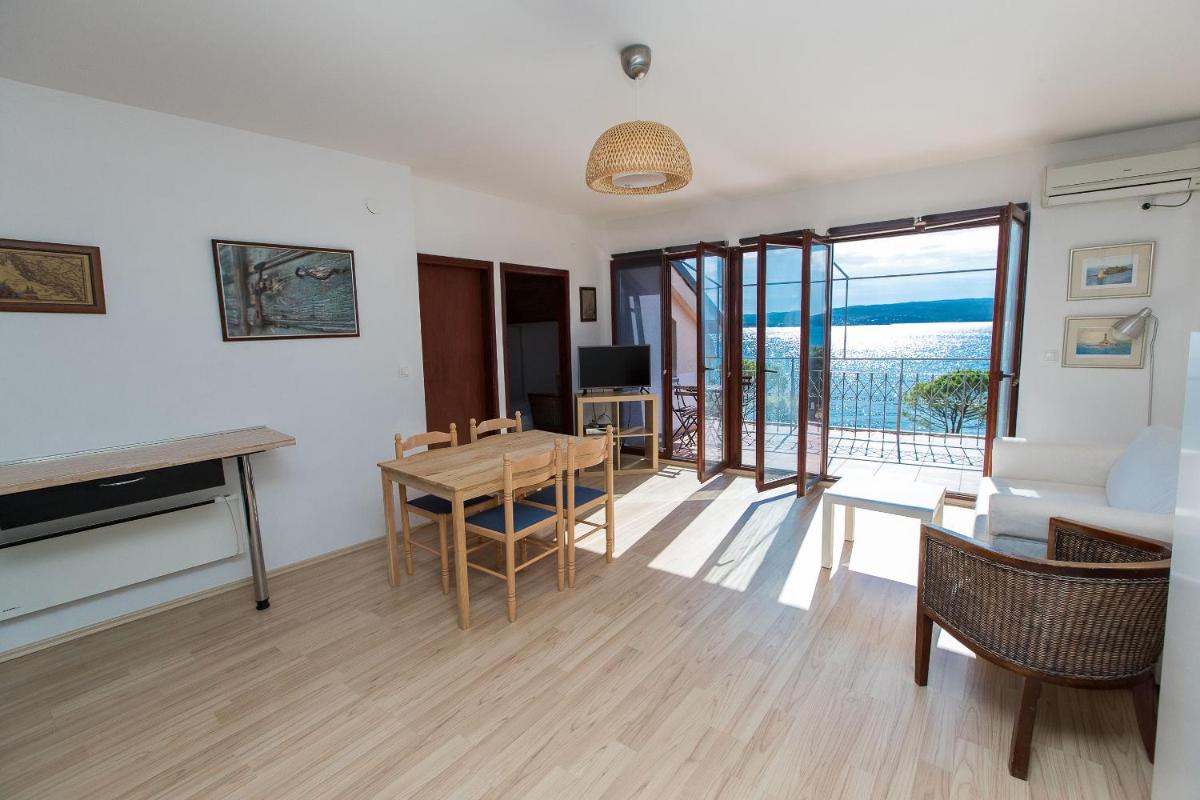 Two-Bedroom Apartment with Sea View photo 3