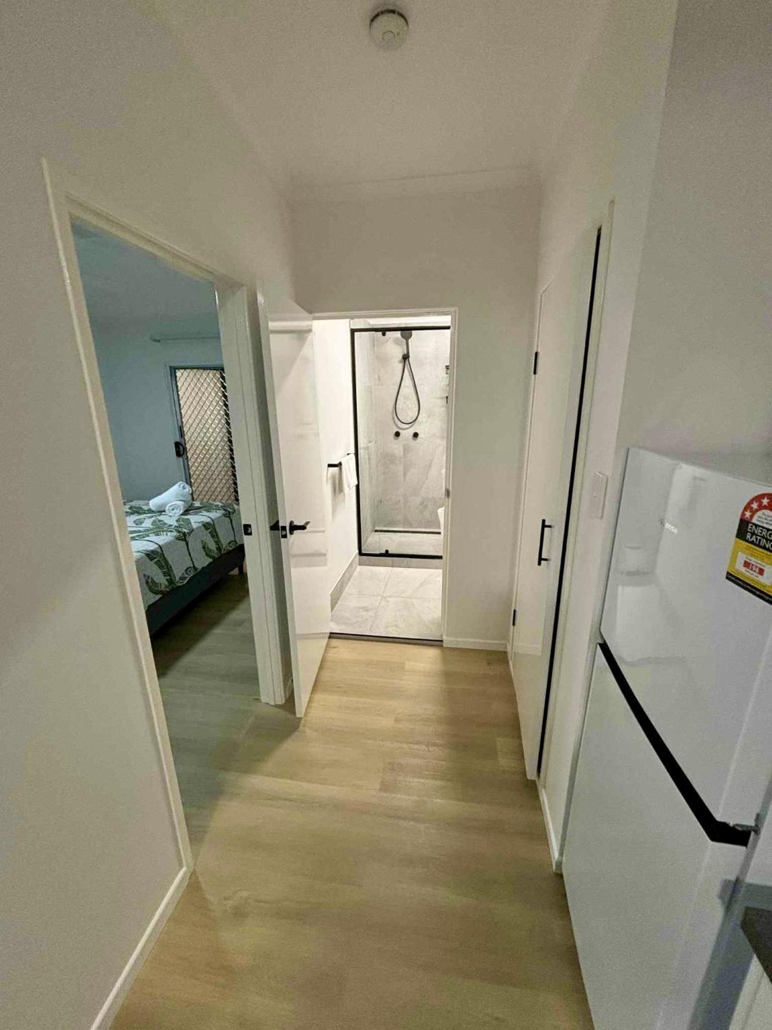Apartment with Balcony photo 2