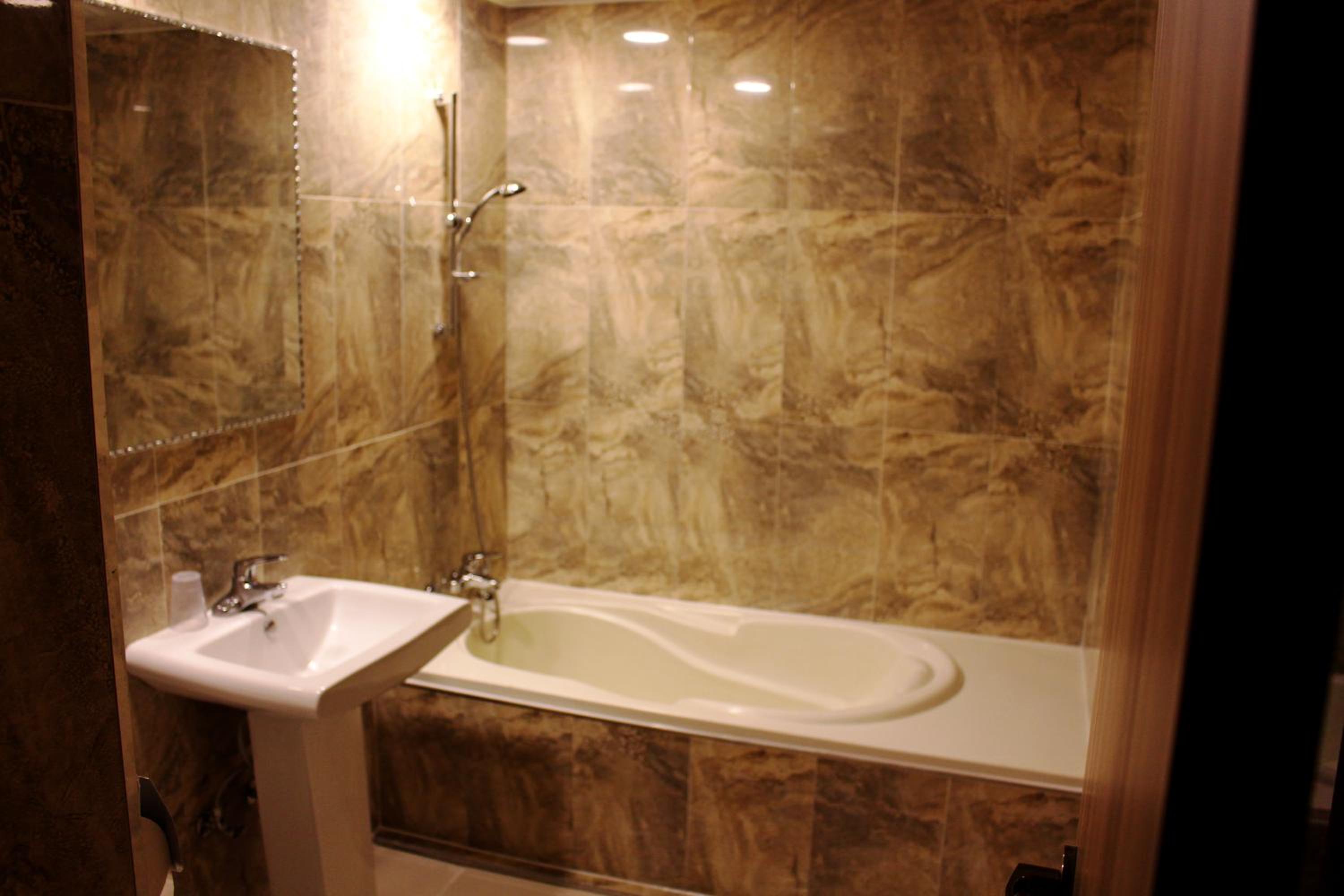 Deluxe Twin Room - Photo 2